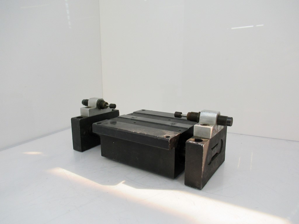 Thomson Industries 2CA120MBL8″ Linear Motion System