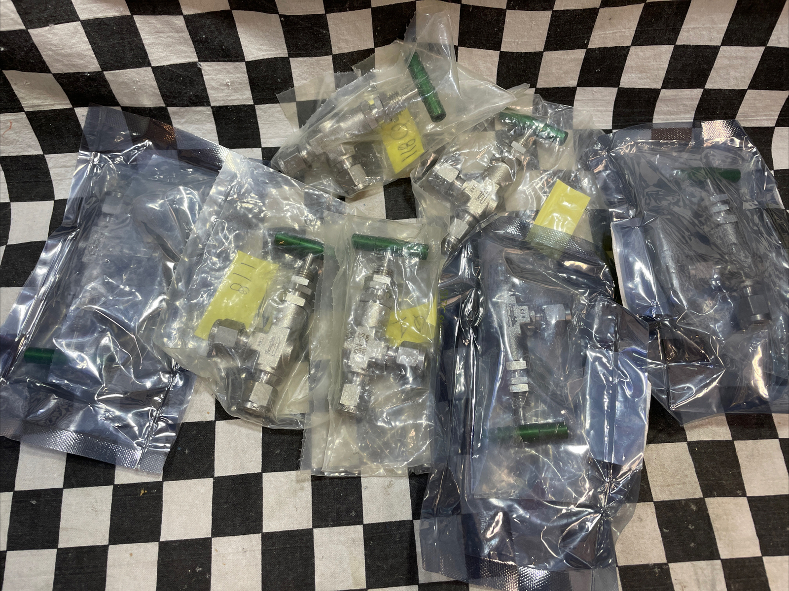 Swagelok ANGLE VALVE FORGED 1/4″, SS-4JBAR, SS4JBAR, LOT OF 7, SHIPSAMEDAY#118Q1