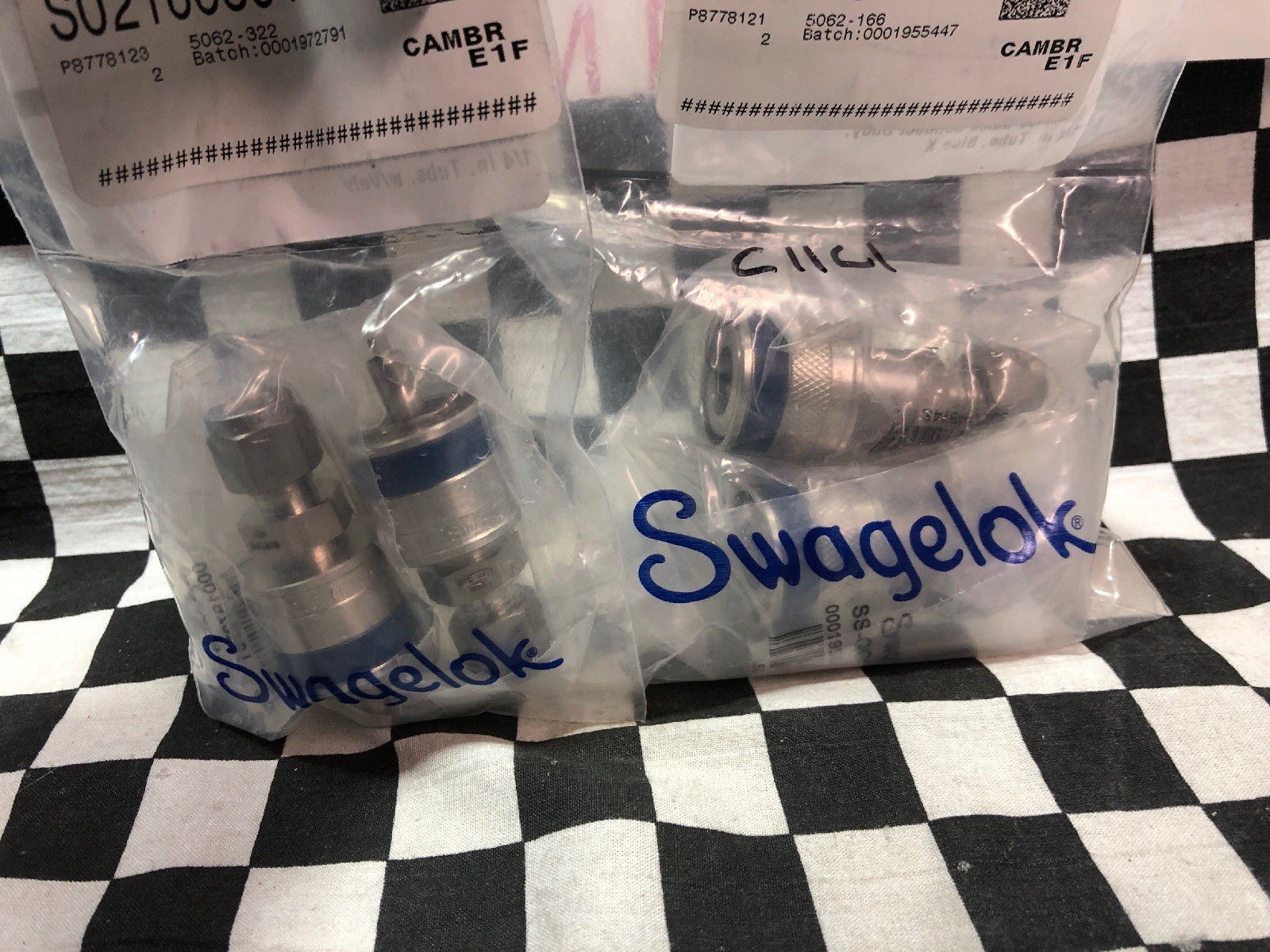 2 SET SWAGELOK SS-QC4-D-400K5 & SS-QC4-B-400K5 Quick Connect 1/4″ BLUE #1615C3