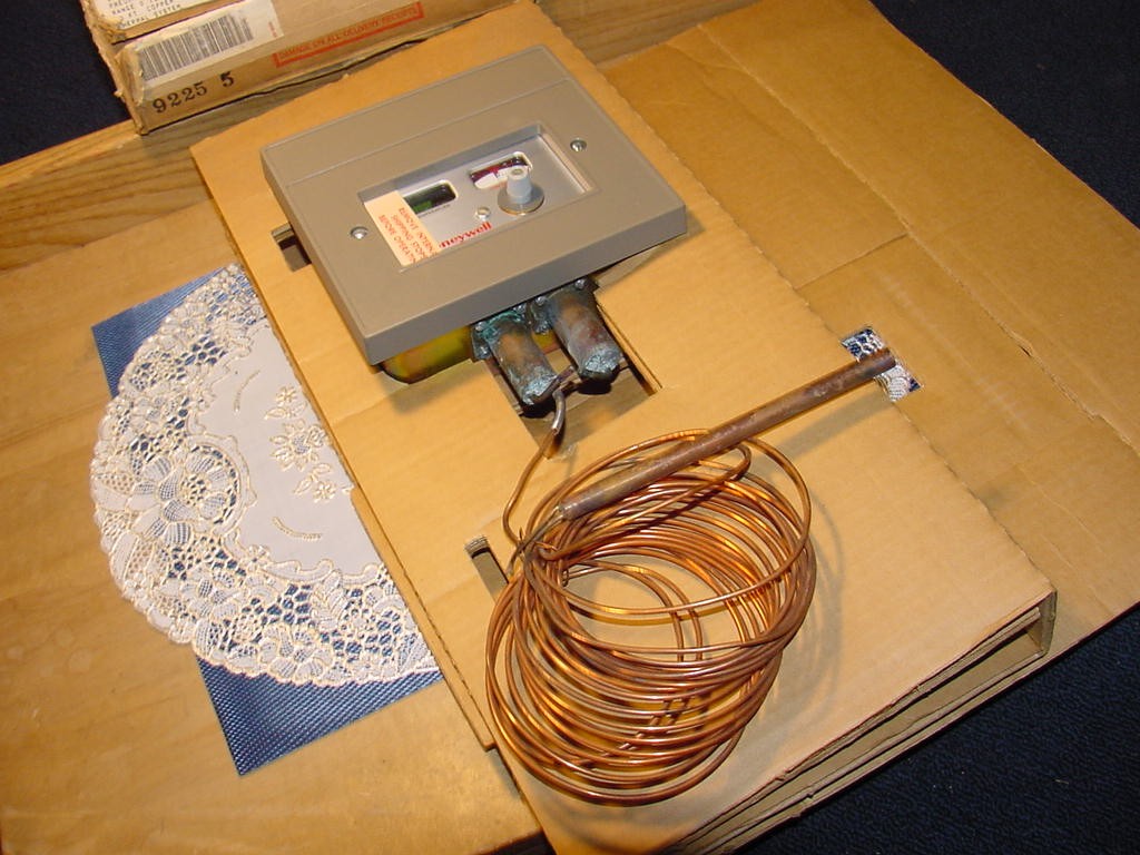 HoneyWell TP954A1608, Temperature Indicating Controller, 0-150F, 20 Foot, NOS