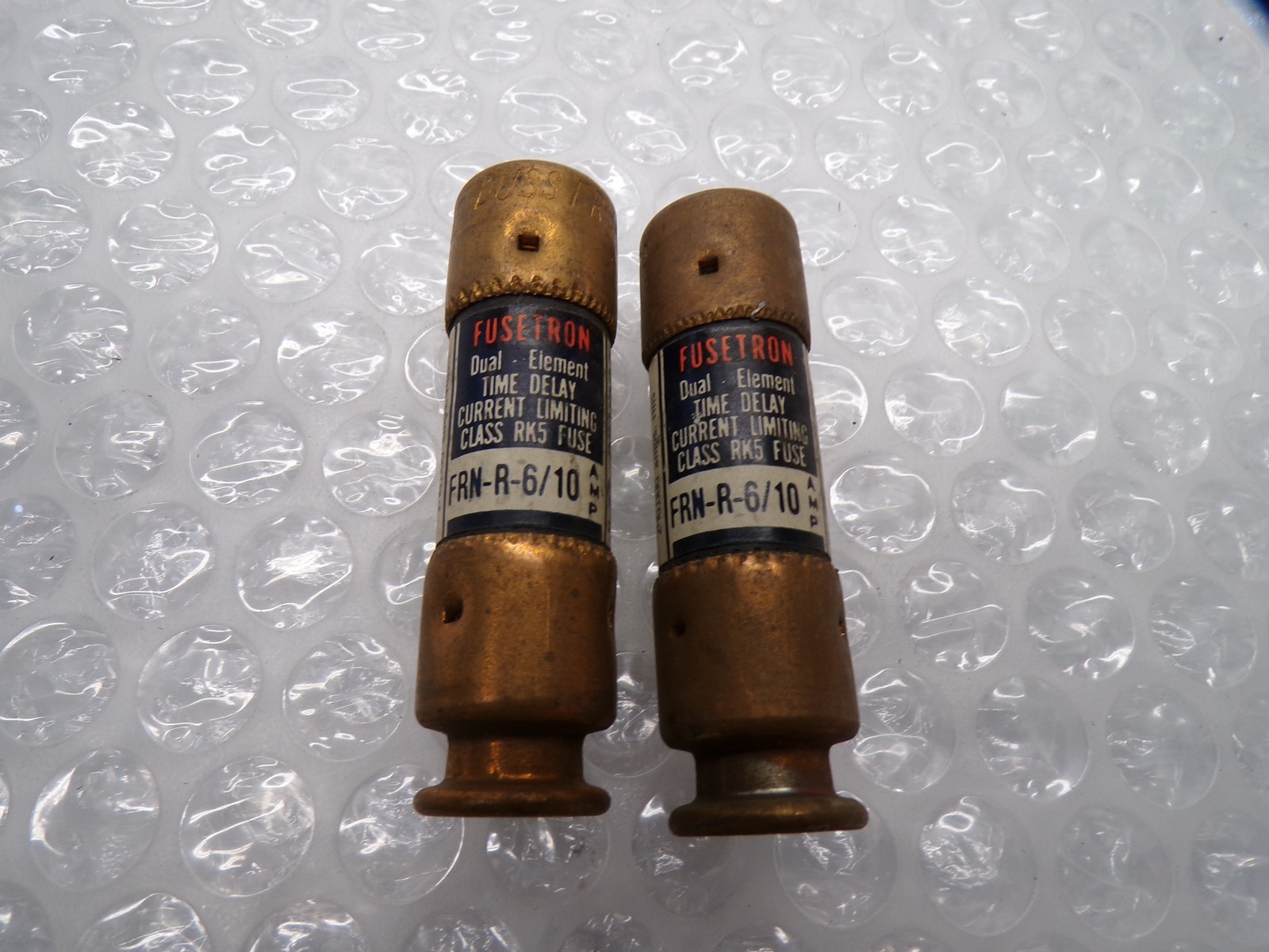 FUSETRON FRN-R-6/10 FUSE LOT OF 2 NSNP