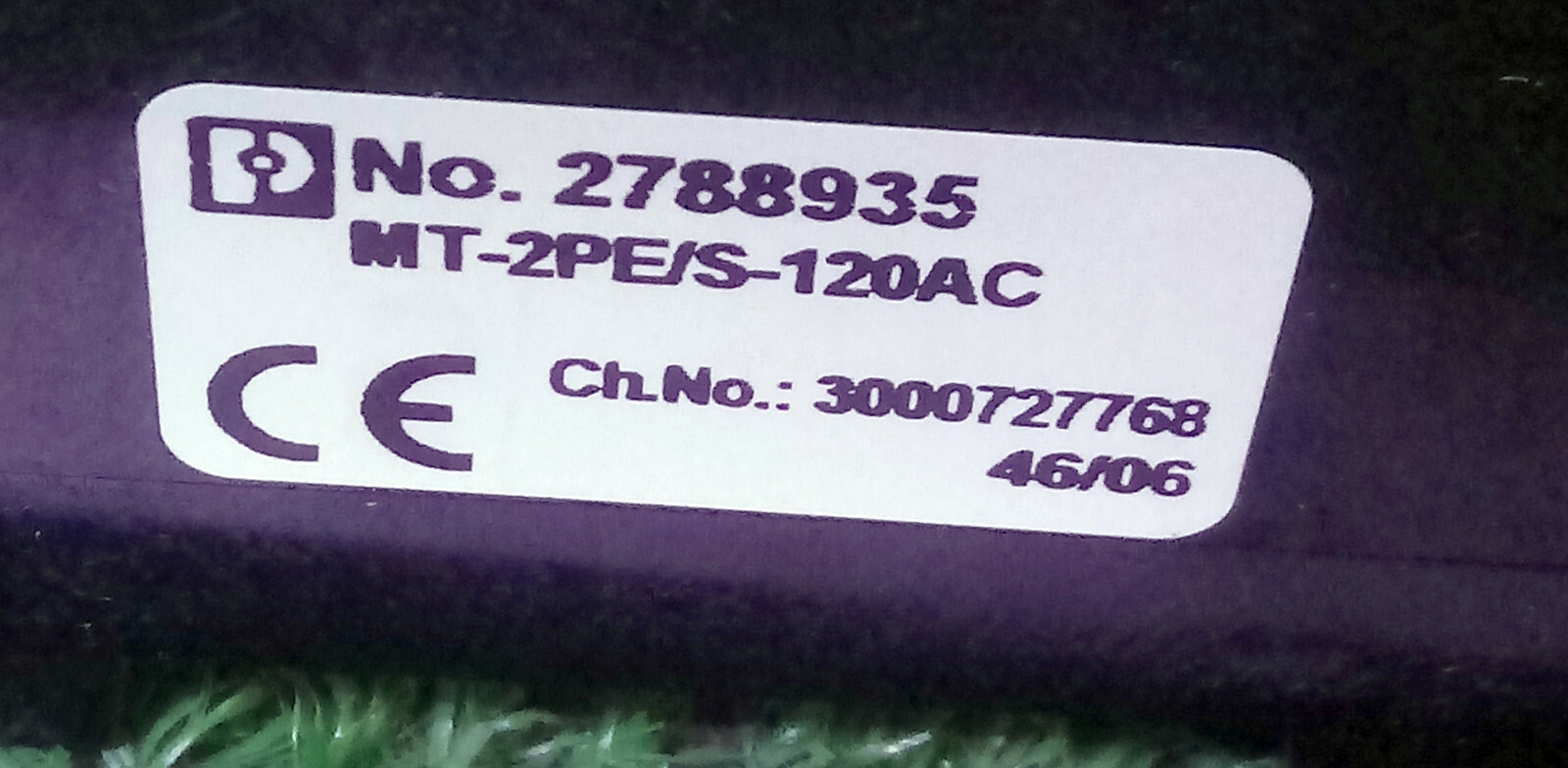 1 USED PHOENIX CONTACT MT 2-PE/S-120AC MODUTRAB ***MAKE OFFER***