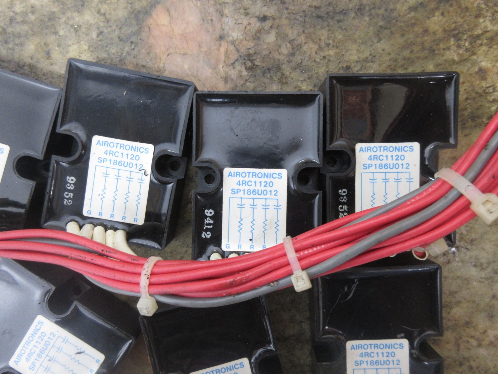 AIROTRONICS FUSE W/ WIRE 4RC1120 SP186U012 9412 LOT OF 4 PIECES