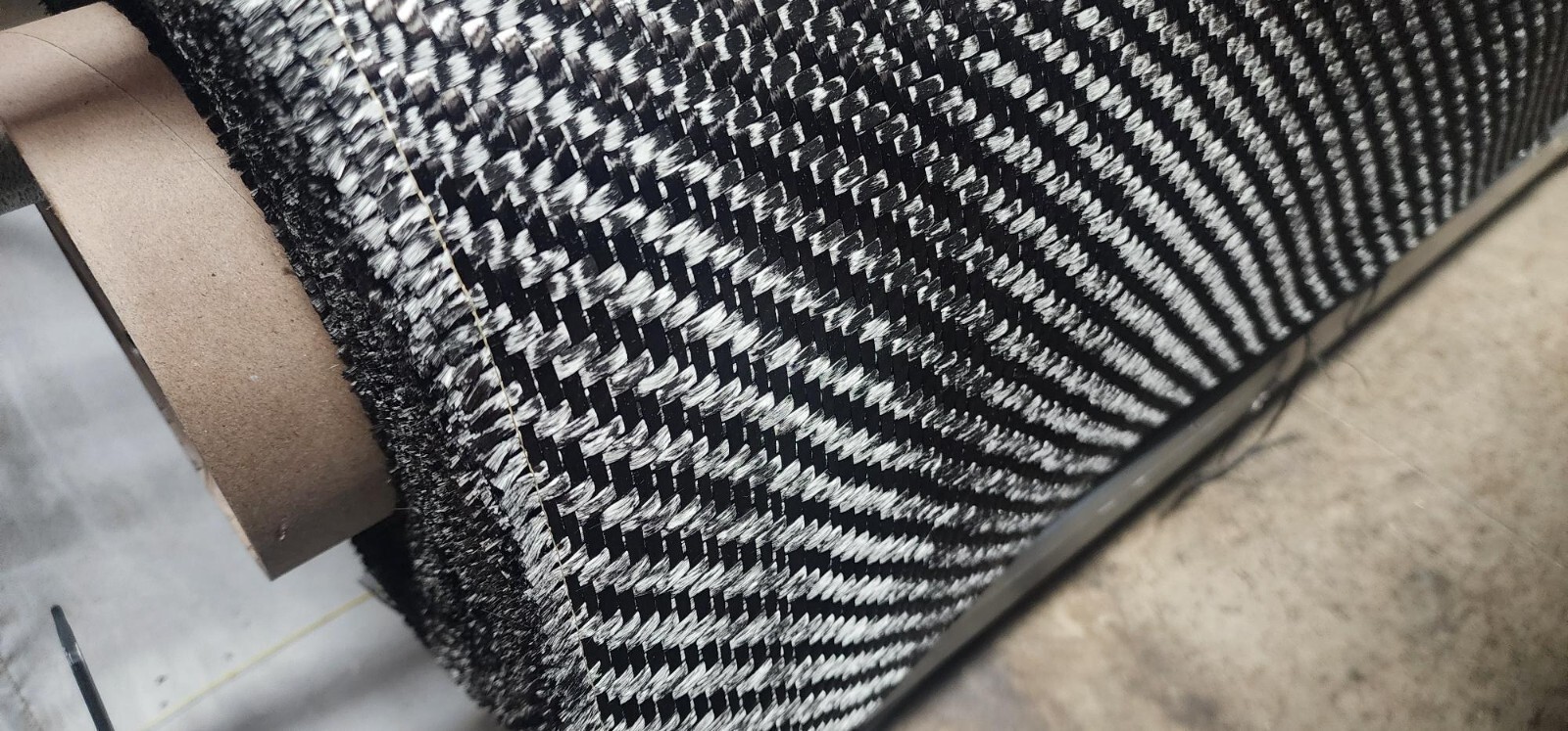 2×2 Twill Carbon Fiber Fabric Cloth 24k 670gsm 50″ 5 Yards *SALE*