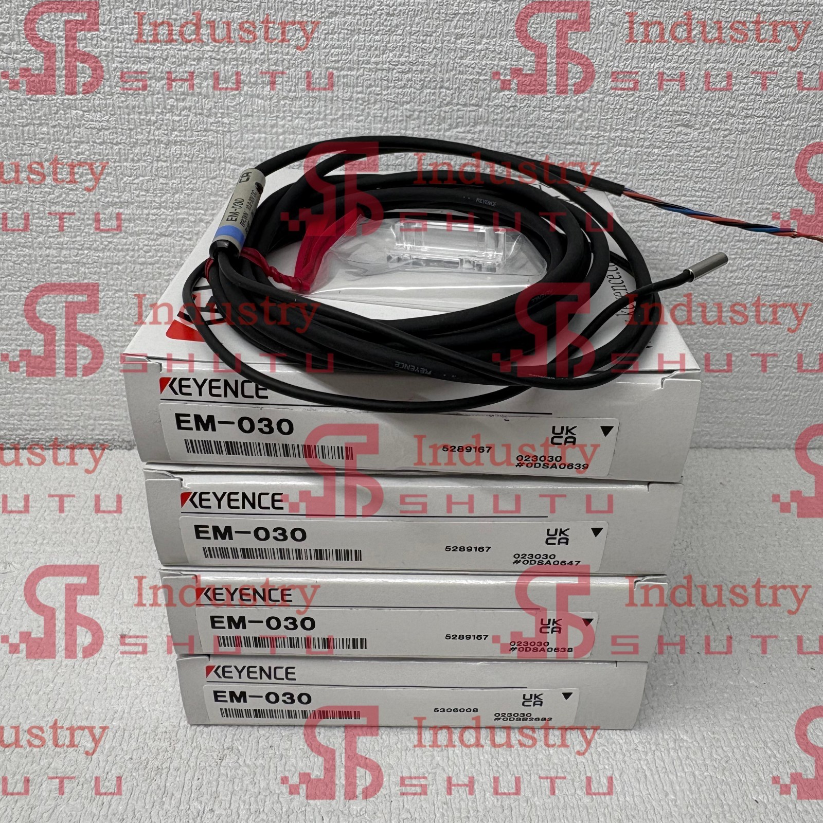 Keyence EM-030 proximity transducer#1pcs new in box