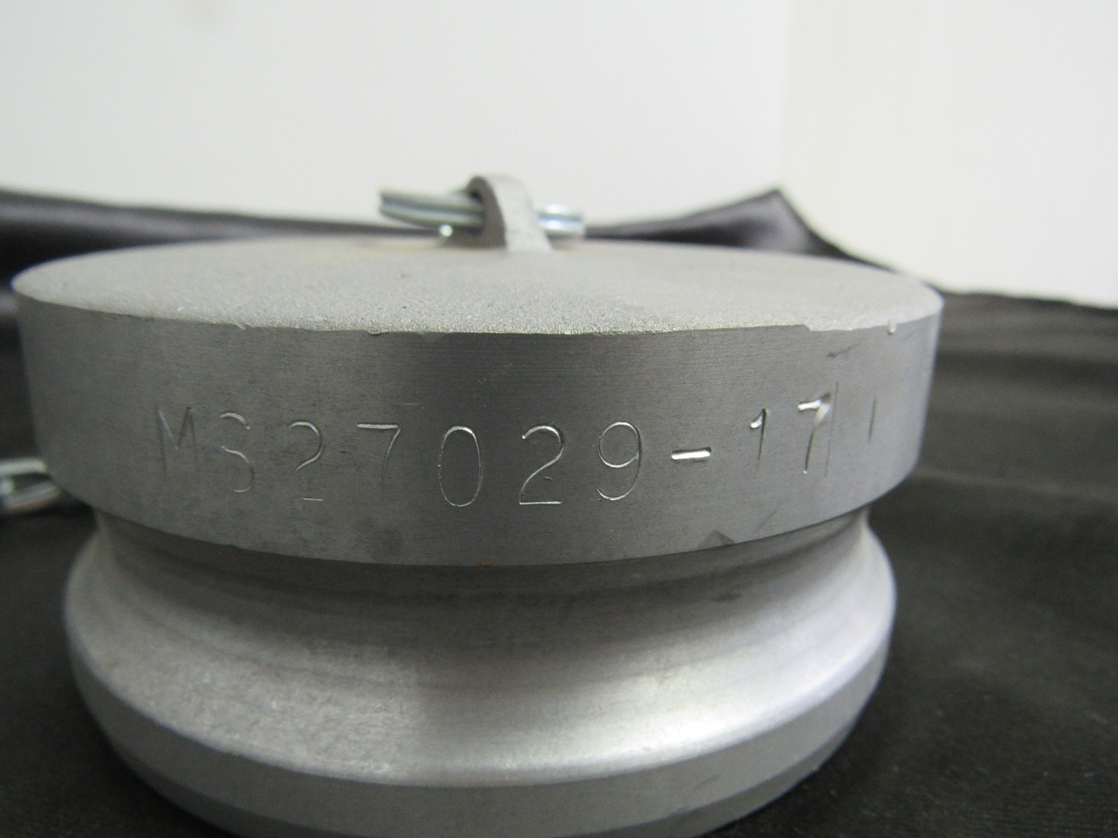 EVER-TITE MS27029-17 ALUMINUM CAMLOCK MALE DUST END CAP PLUG 4″ **NEW**