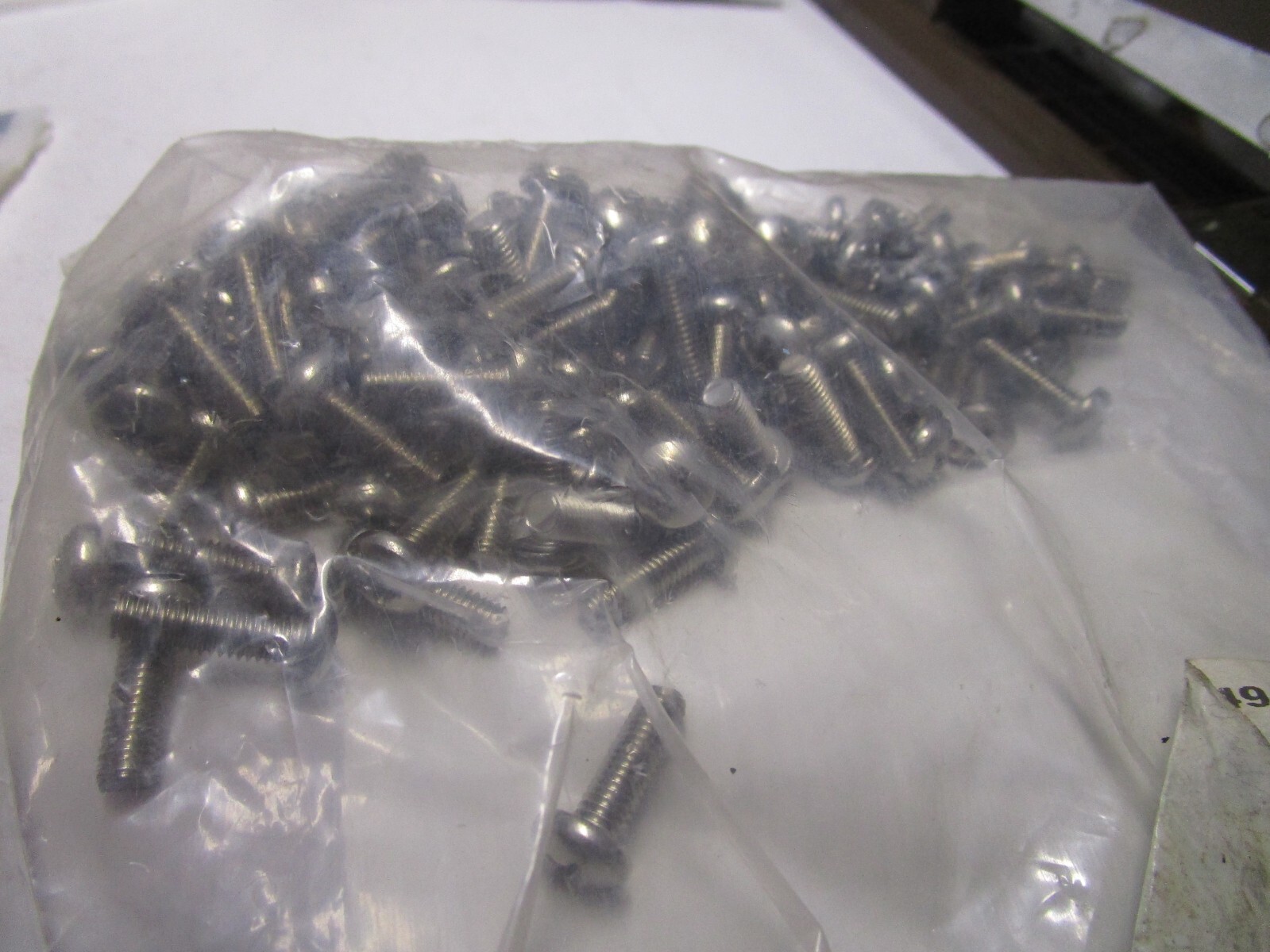 #10-32 x 5/8″ Phillips Pan Head Grade 18-8 Stainless Steel Machine Screw QTY 100