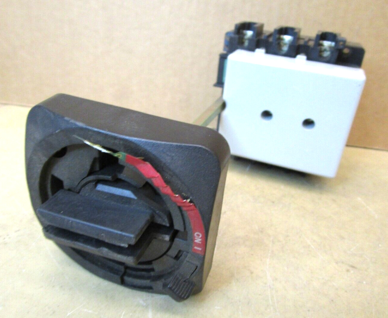 Allen-Bradley 194R-NN030P3 Molded Case Switch 194R-HS4 47297LR
