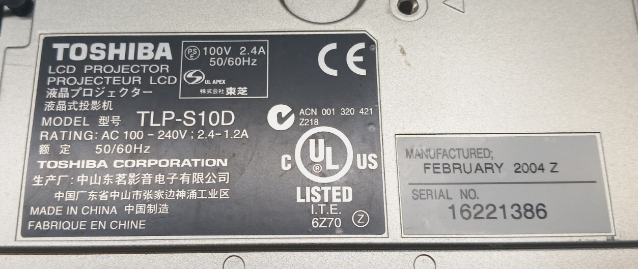 TOSHIBIA TLP-S10 PROJECTOR RESOLUTION 800 X 600 LUMENS 1200 CONTRAST 400:1