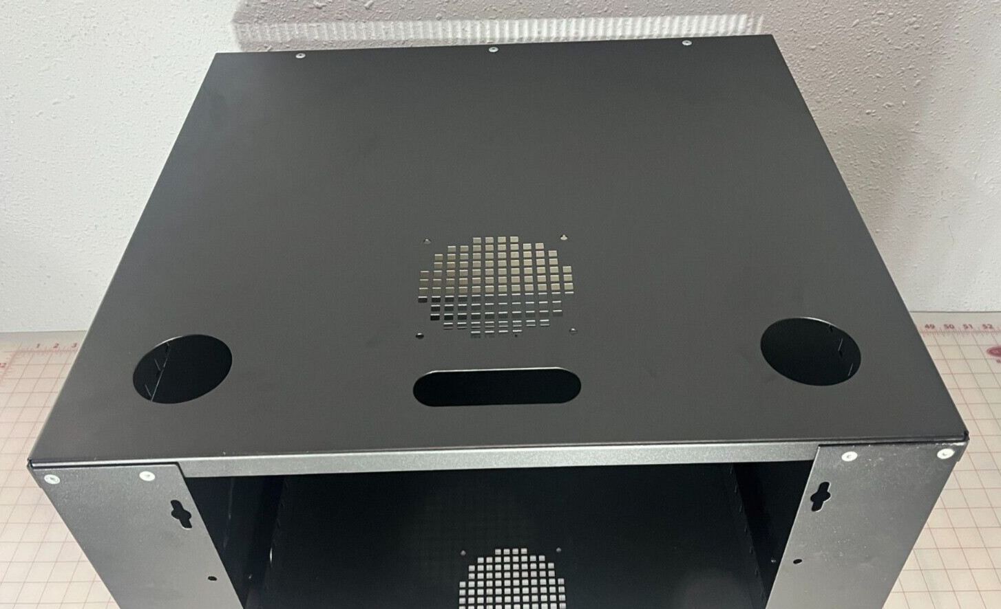 Kendall Howard 1915-3-100-08 Security Wall Rack Enclosure