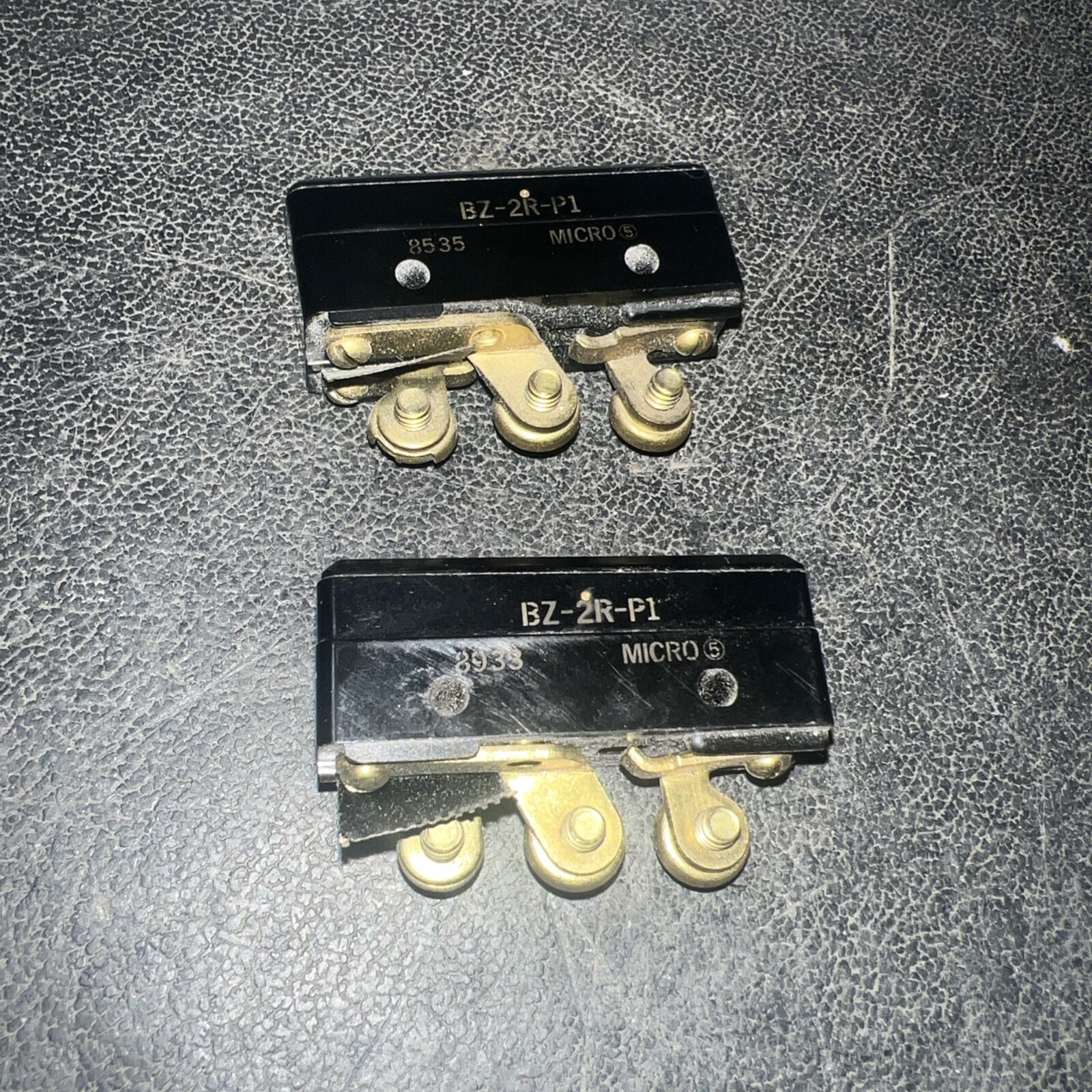 HONEYWELL BZ-2R-P1 15A 600V PIN PLUNGER SPDT BASIC MICRO SWITCH QTY 2 PIECES