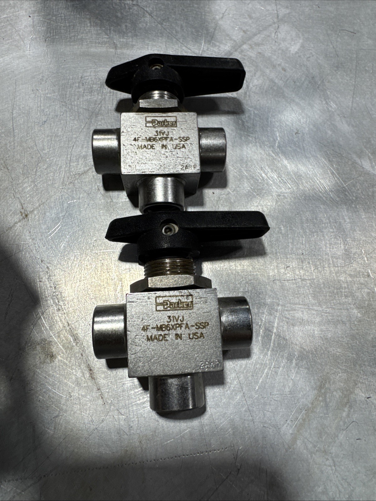LOT OF 2- Parker 4F-Mb6xpfa-Ssp 1/4″ 3-Way Ball Valve 3000 Psi