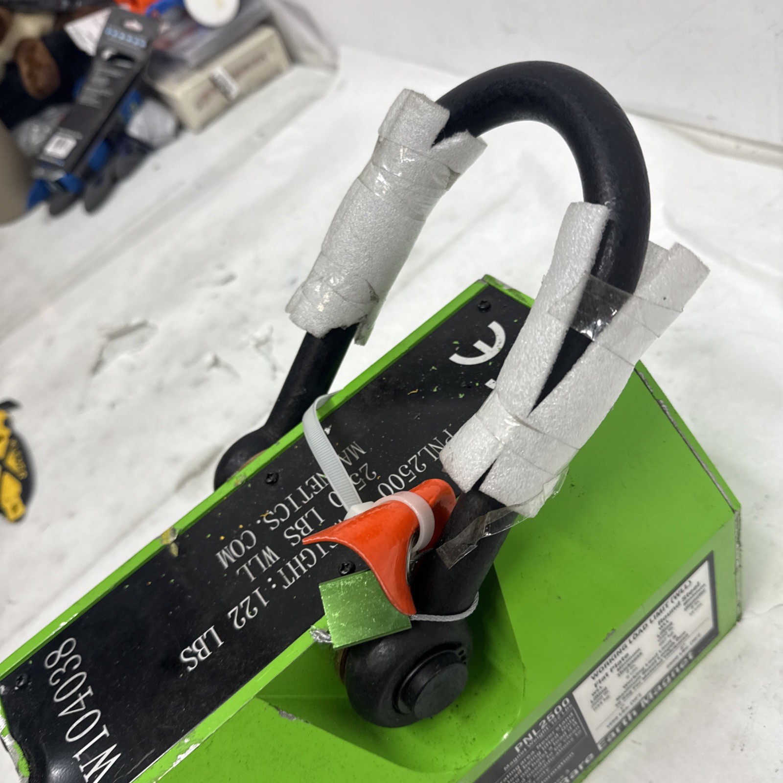 MAG-MATE PNL2500 Lifting Magnet 2,500 lb Load