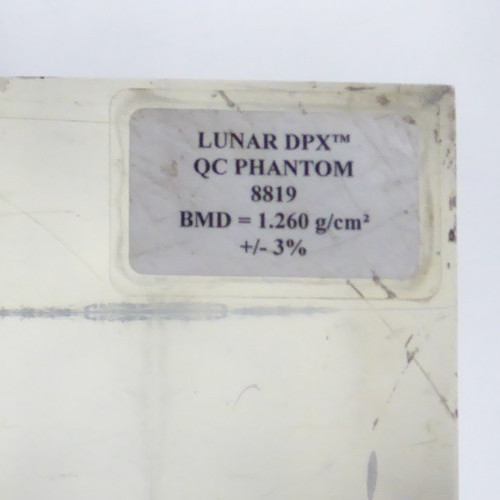 LUNAR DPX QC PHANTOM 8819 BMD = 1.260 G/CM2 +/- 3% IN LUCITE