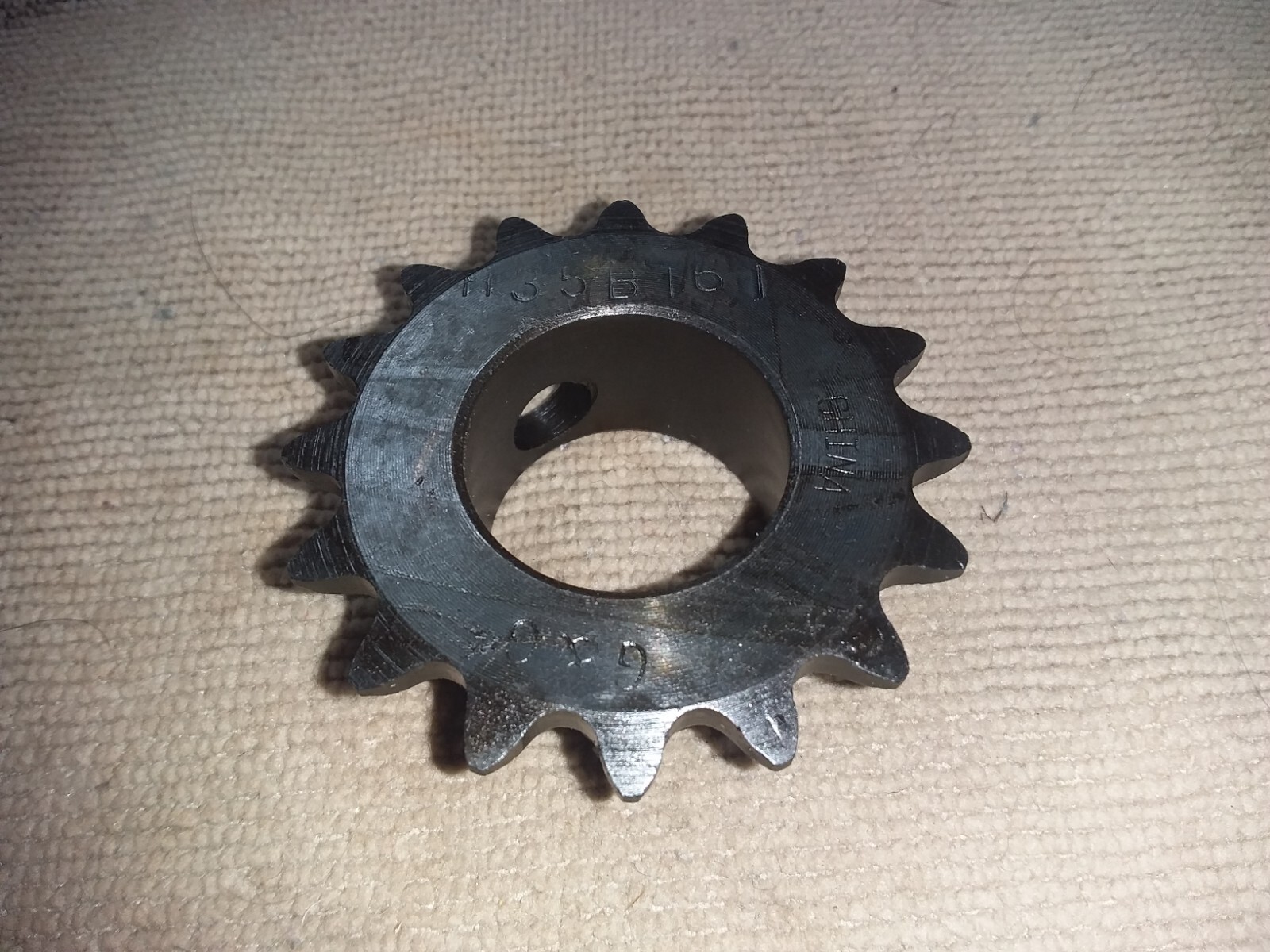 H35B16-1″ 1 Inch Shaft Round Bore Sprocket # 35 Roller Chain 16 Tooth
