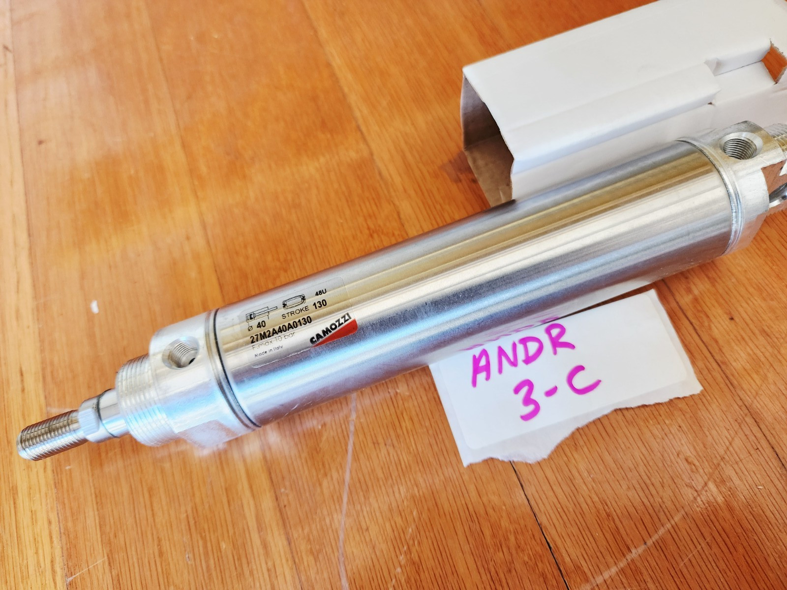 Camozzi 27M2A40A0130 Pneumatic Cylinder