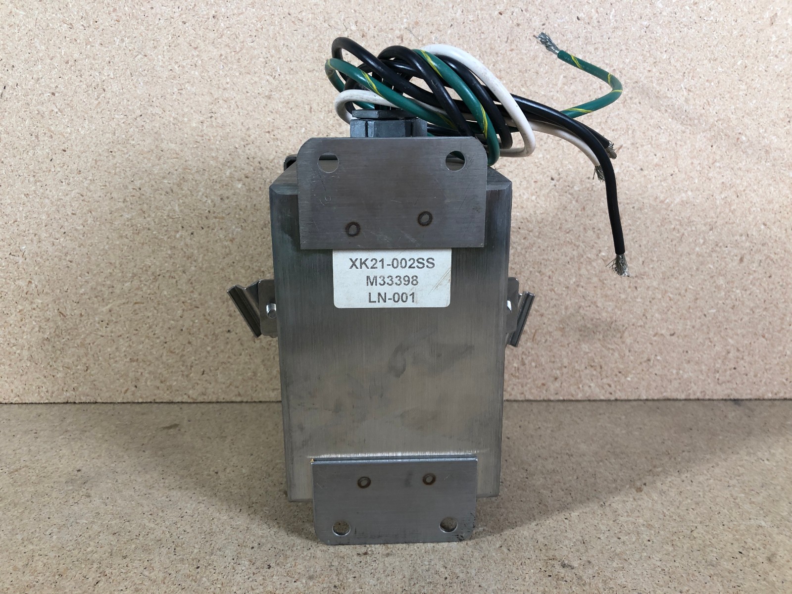 The IT Protector SP-1S 120/240A Transient Voltage Surge Suppressor ZC03-007SS