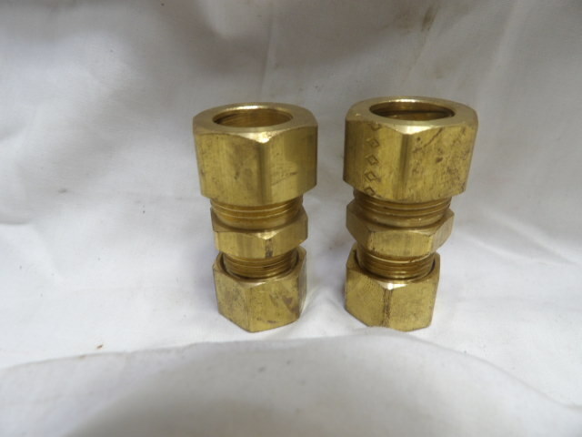 1/2″ X 5/8″ Brass Compression Union Coupling (qty of 2)