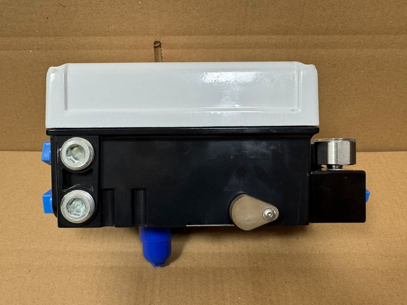 Flowserve / Logix 500MD+ / Digital Positioner / 520MD+37-W1D300-GM3-0000