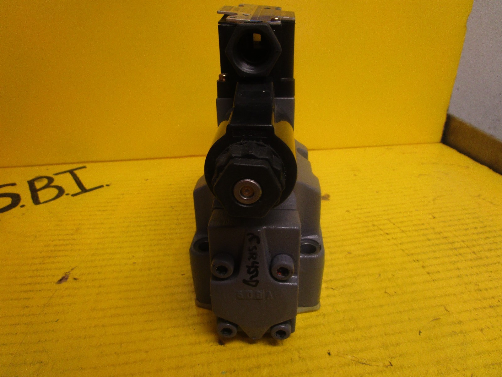 TOKIMEC CONTROL VALVE DG5V-7-2C-E-P7-H-80-JA743 W/ DG5V-7-2C-E-P7-H-82-JA