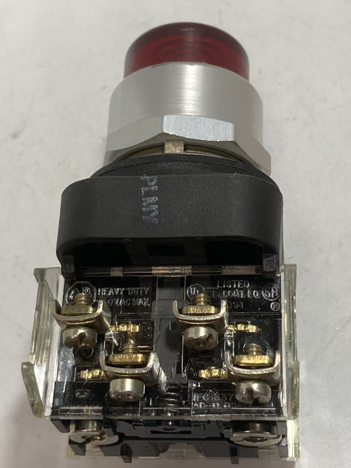 ALLEN BRADLEY 800T-QB24R PUSHBUTTON ILLUMINATED RED 1NO/1NC SERIES T