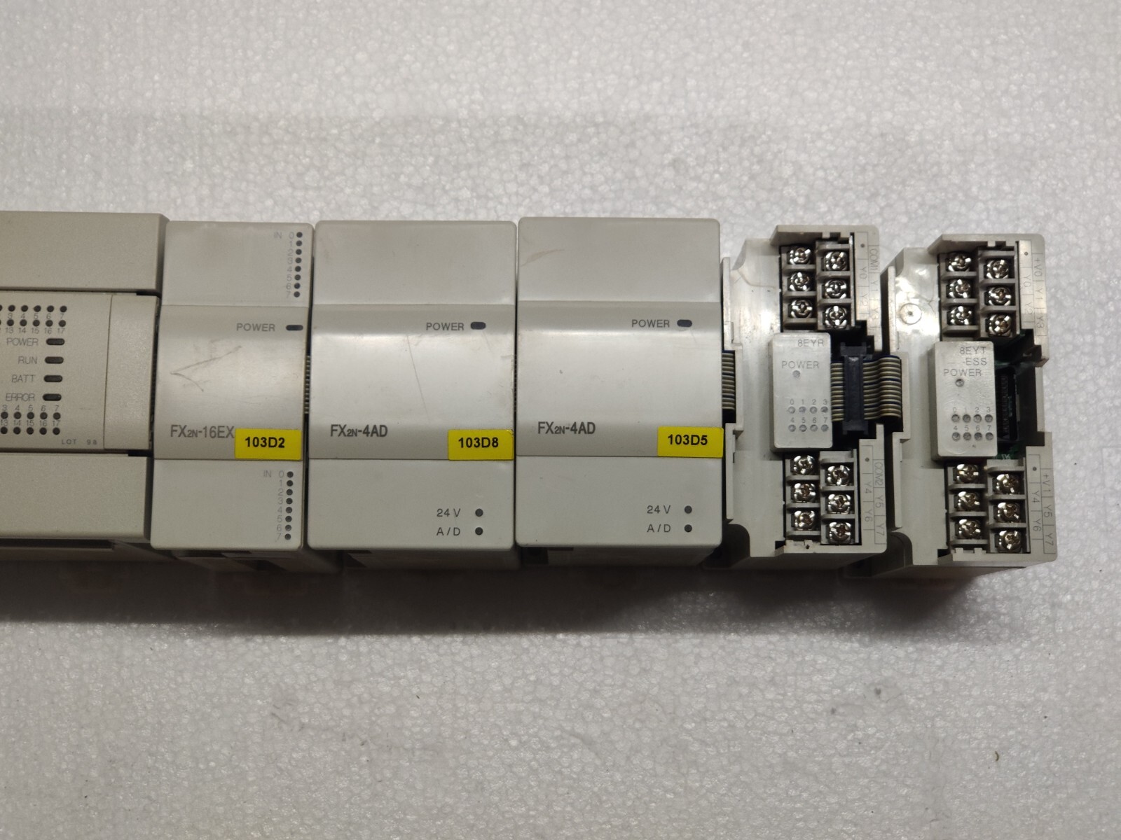 Mitsubishi Melsec FX3U-32MR/ES PLC Set FX2N-16EX, FX2N-4AD, 8EYR, 8EYT-ESS
