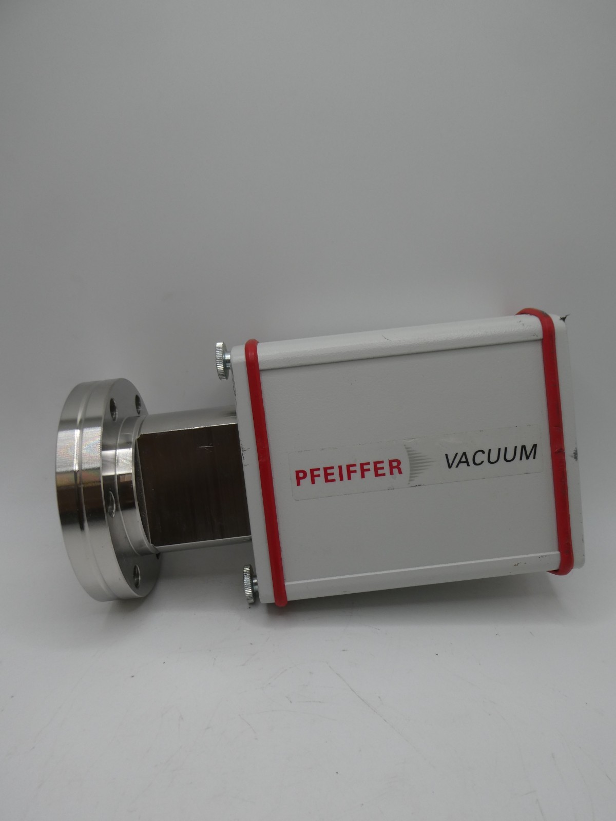 Pfeiffer HPT-100, PT-R34-330 2006 dc Combo Digital KF Flange Pirani Vacuum Gauge