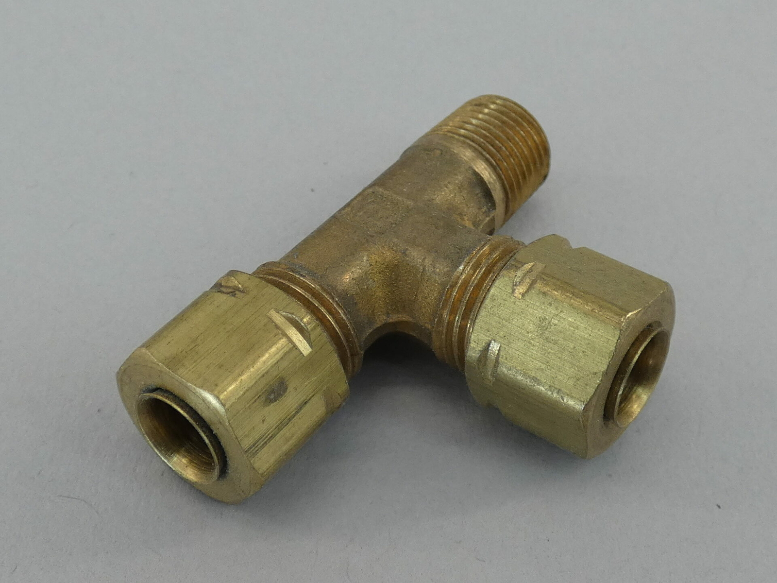 *Lot of 5* Parker Brass Fitting Union Tee Compression 1/4″ Tube 3/8″ OD Threa…
