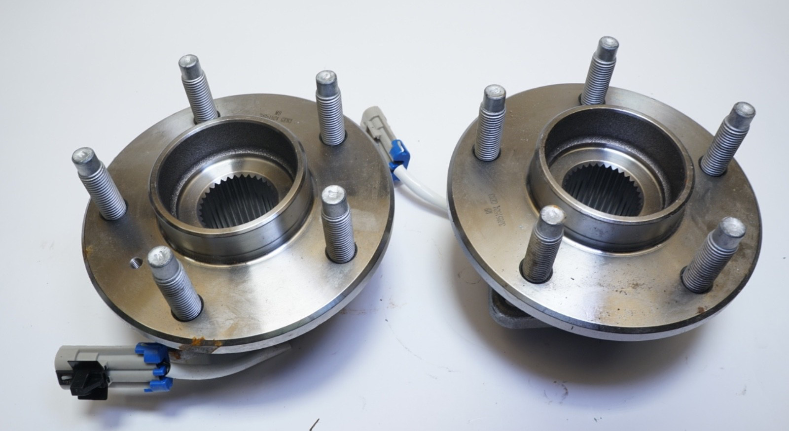 New Pair MB 38051524 GEN3 Wheel and Bearing Hub Assembly Ships FREE