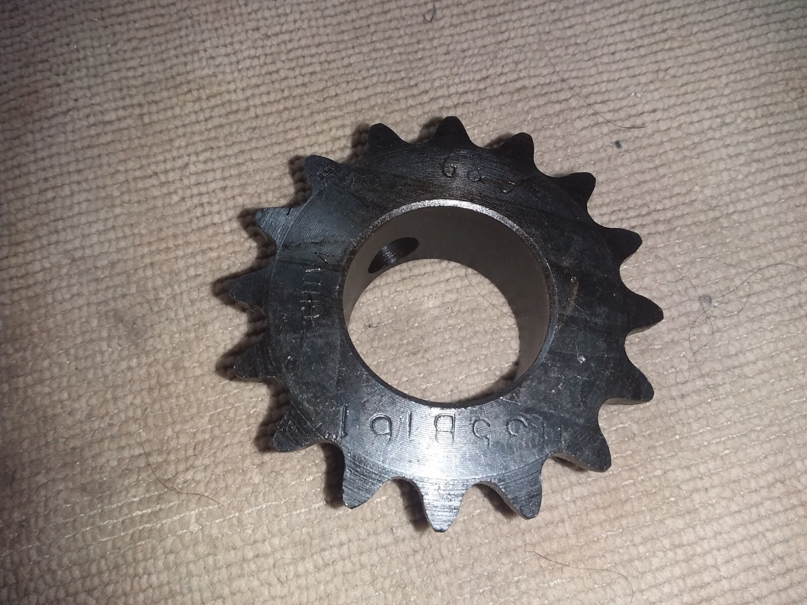 H35B16-1″ 1 Inch Shaft Round Bore Sprocket # 35 Roller Chain 16 Tooth