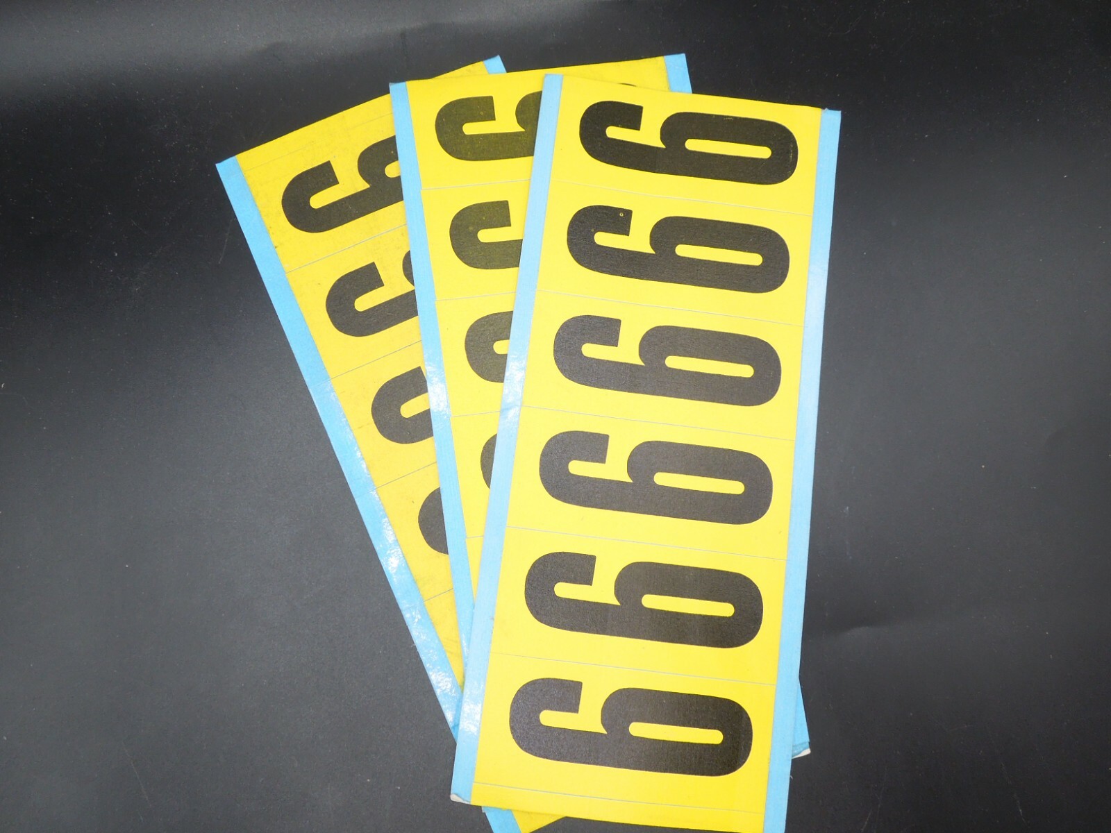 NEW BRADY 1 1/2 X 3 1/2″ YELLOW NUMBER LABEL SELF STICK # 6 OR 9