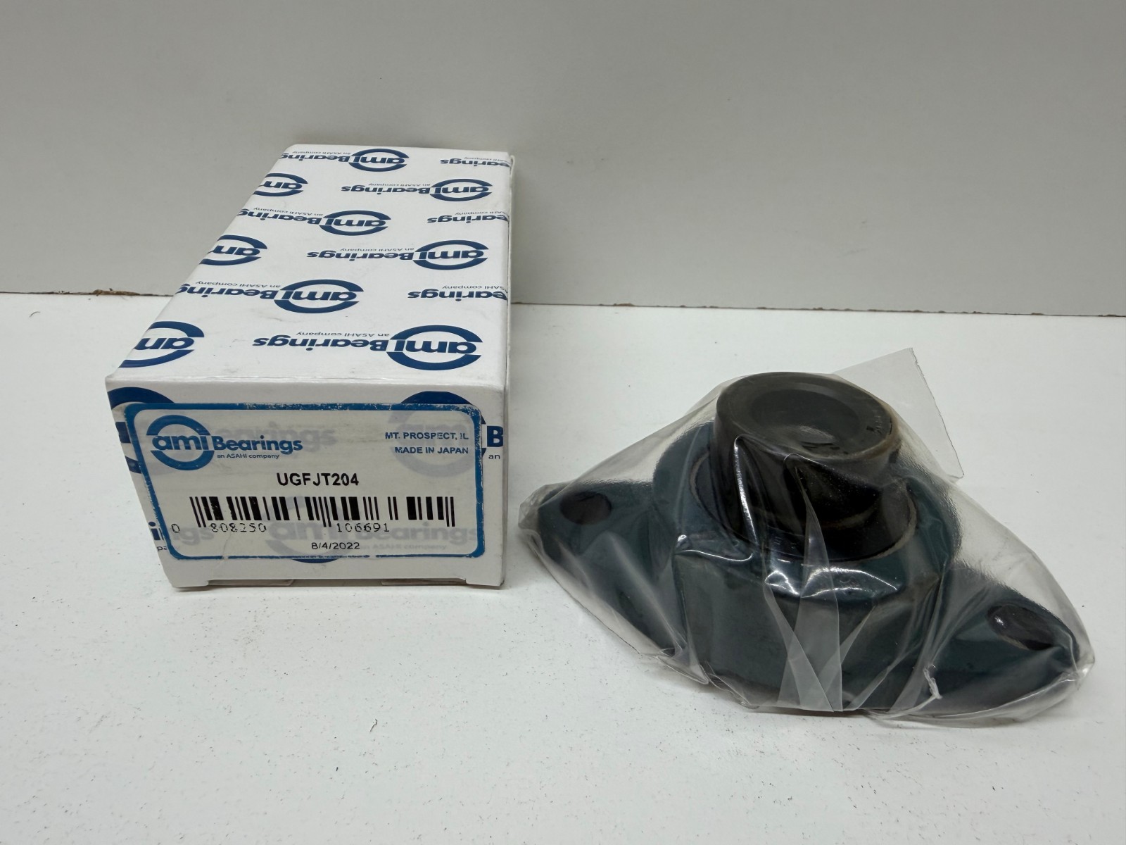 NEW IN BOX! AMI BEARINGS 2-BOLT FLANGE BEARING UGFJT204