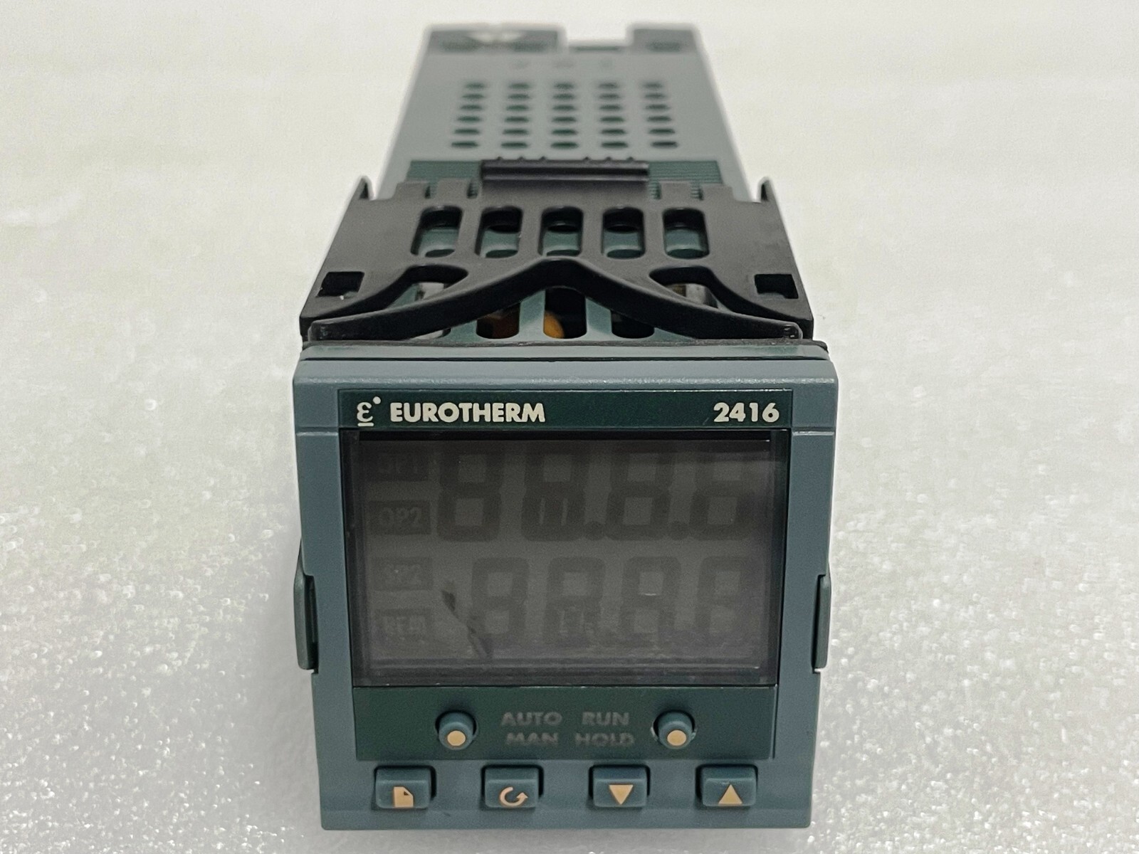Eurotherm 2216e Temperature Controller 2216E/CC/VH/LH/XX/XX/2FM/ENG/XXXXX/XXXXXX