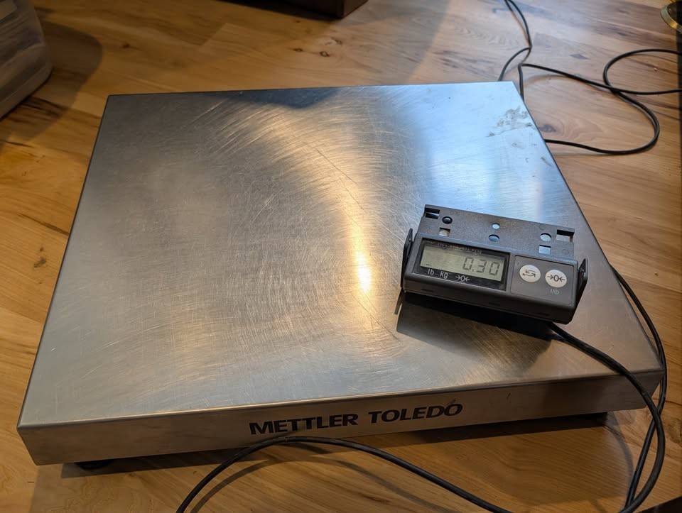 Mettler Toledo ps90 150 pound capacity shipping scale