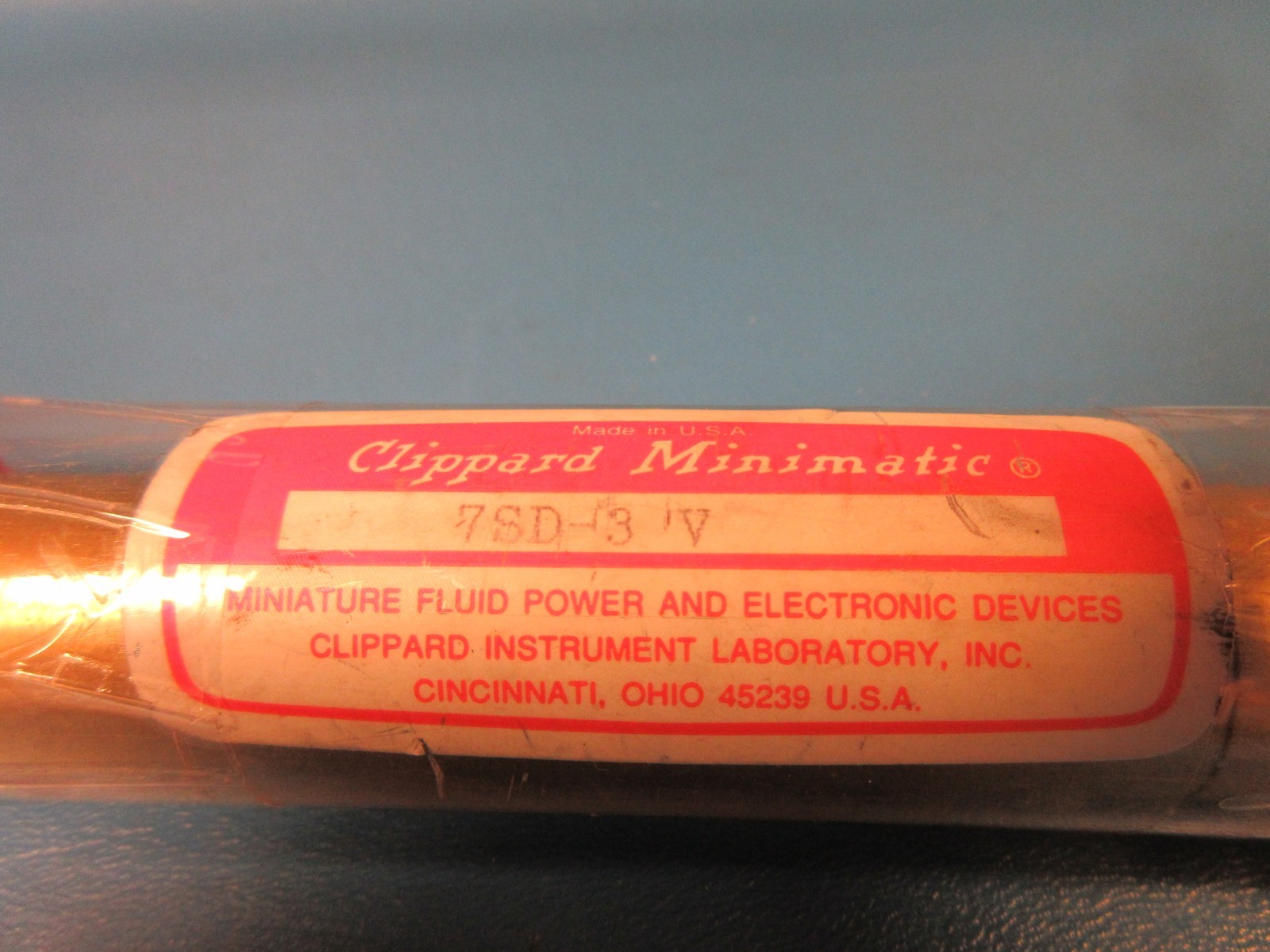Clippard SDR-10-3, 5/8″ Bore S/S Cylinder, Stud Mount, Dbl Acting, Rotating Rod