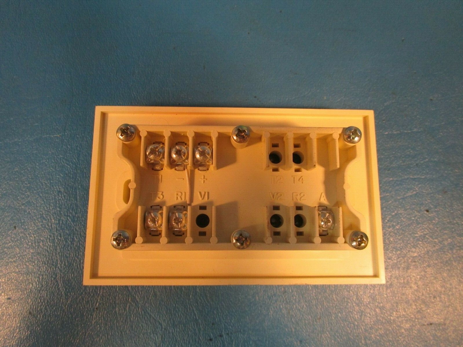 KMC CTE-1101-16 Controls Thermostat