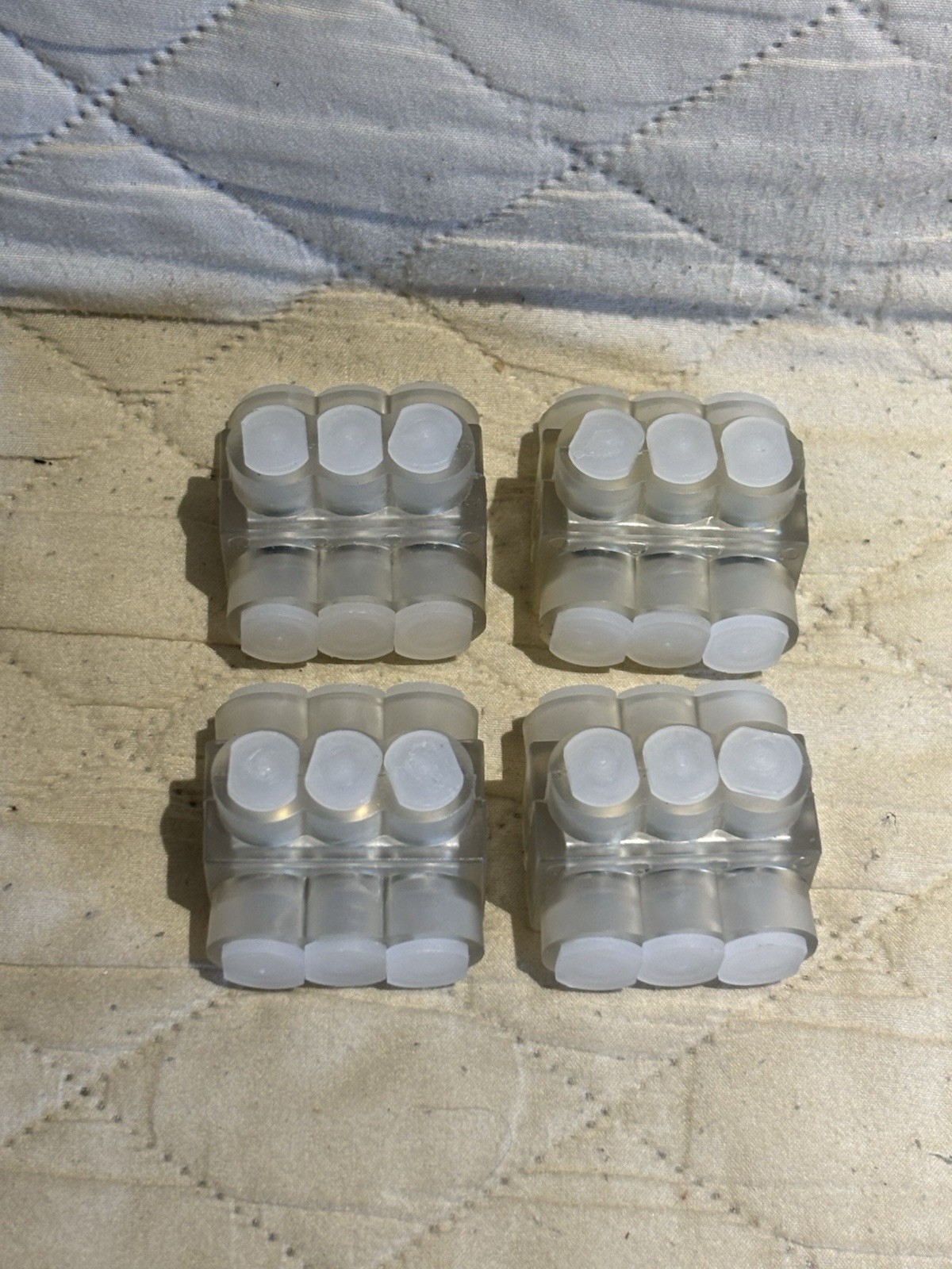 LOT OF 4 NEW BURNDY BIBD4-3 INSULATED MULTITAP CONNECTORS 3 PORT SHIPS FREE