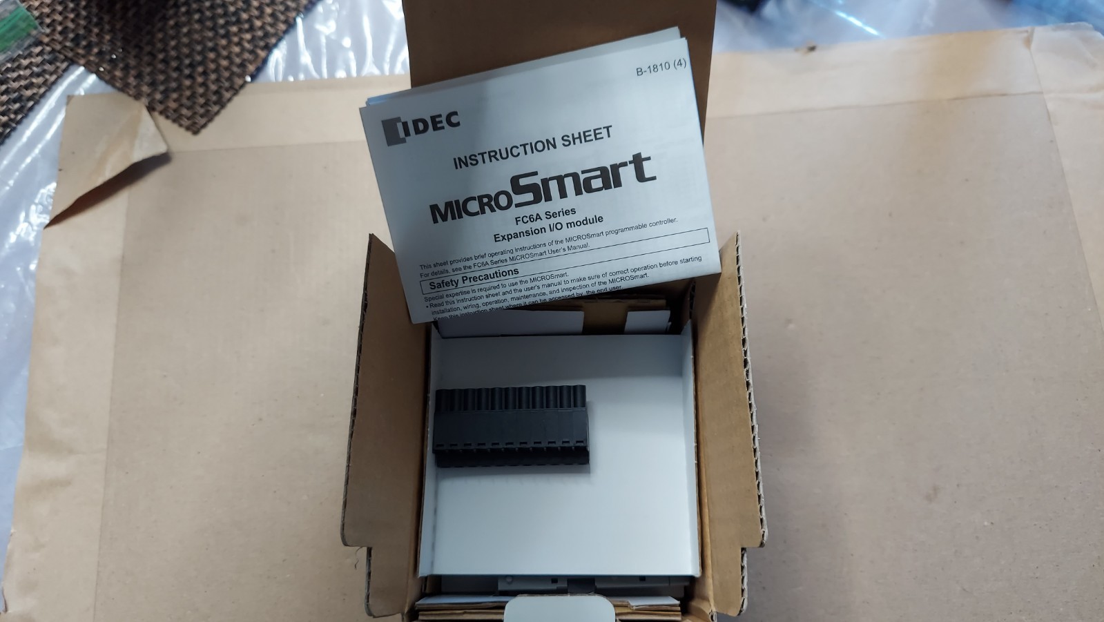 New Idec FC6A-R081 MicroSmart Digital Output Module