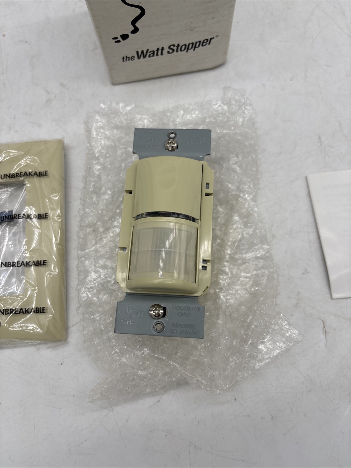 Watt Stopper WS-200-1 Automated Wall Switch 120-277 VAC 60 Hz Ivory New Open Box