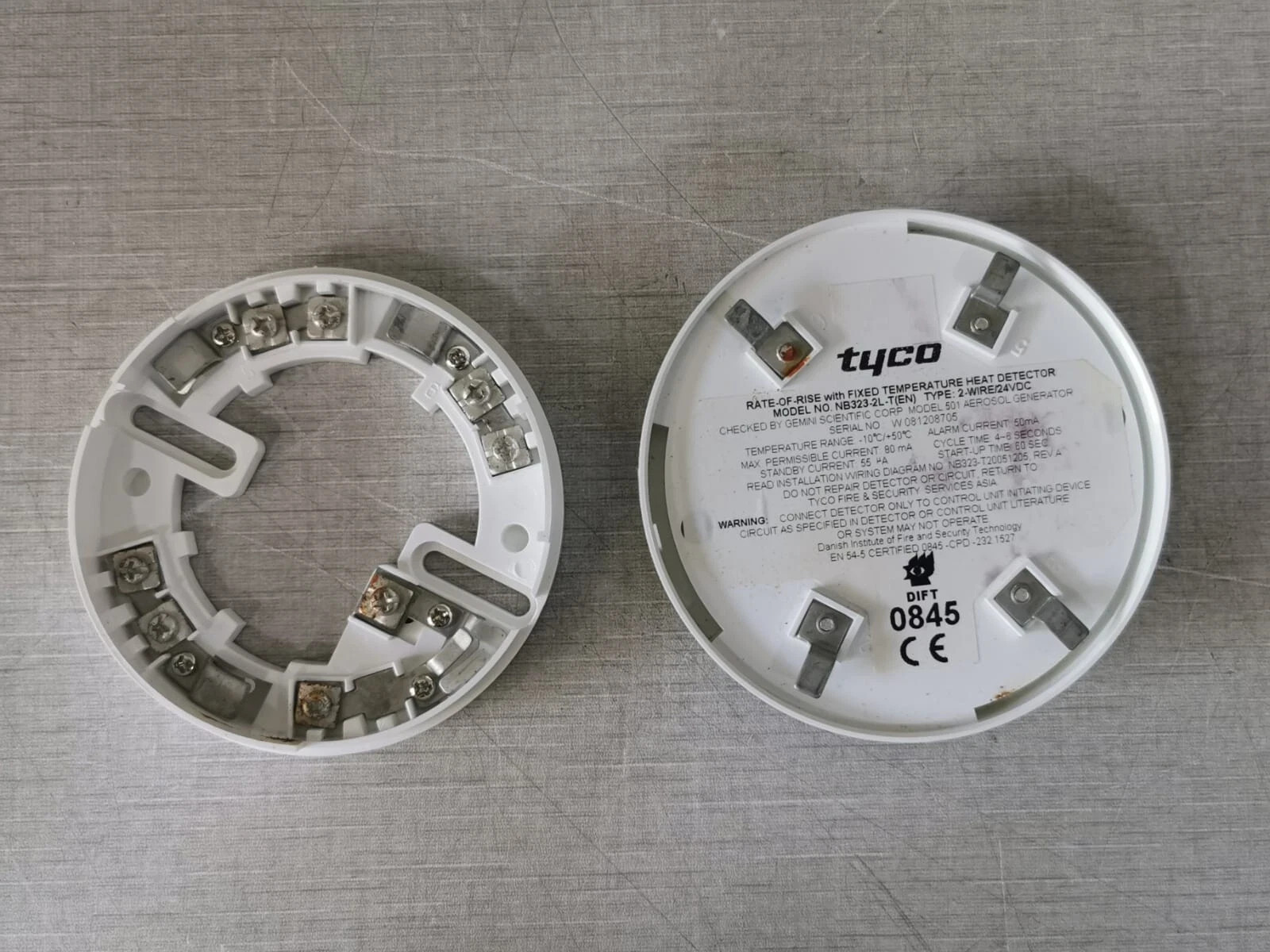 TYCO NB323-2L-T Heat Detector 2-Wire 24VDC ROR Fixed Temperature New OLD BOX