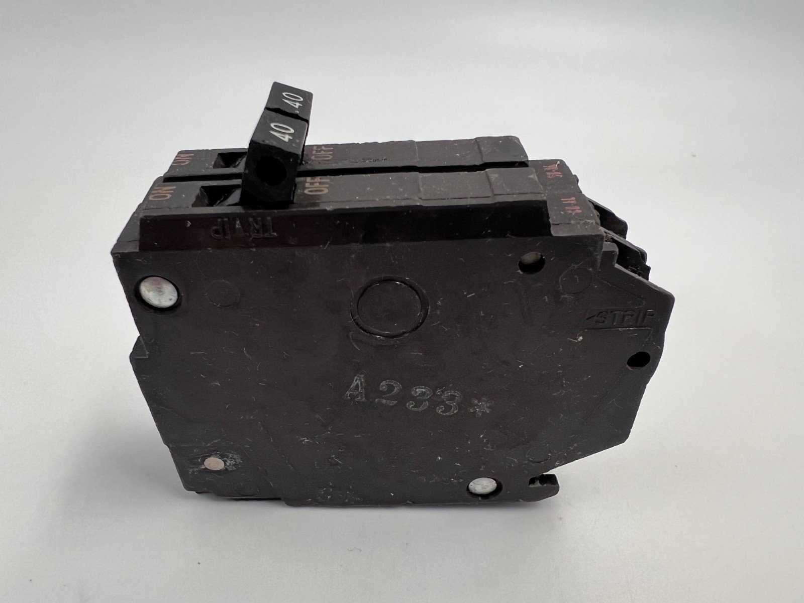 GENERAL ELECTRIC 40 AMP 2 POLE TYPE TQP CIRCUIT BREAKER