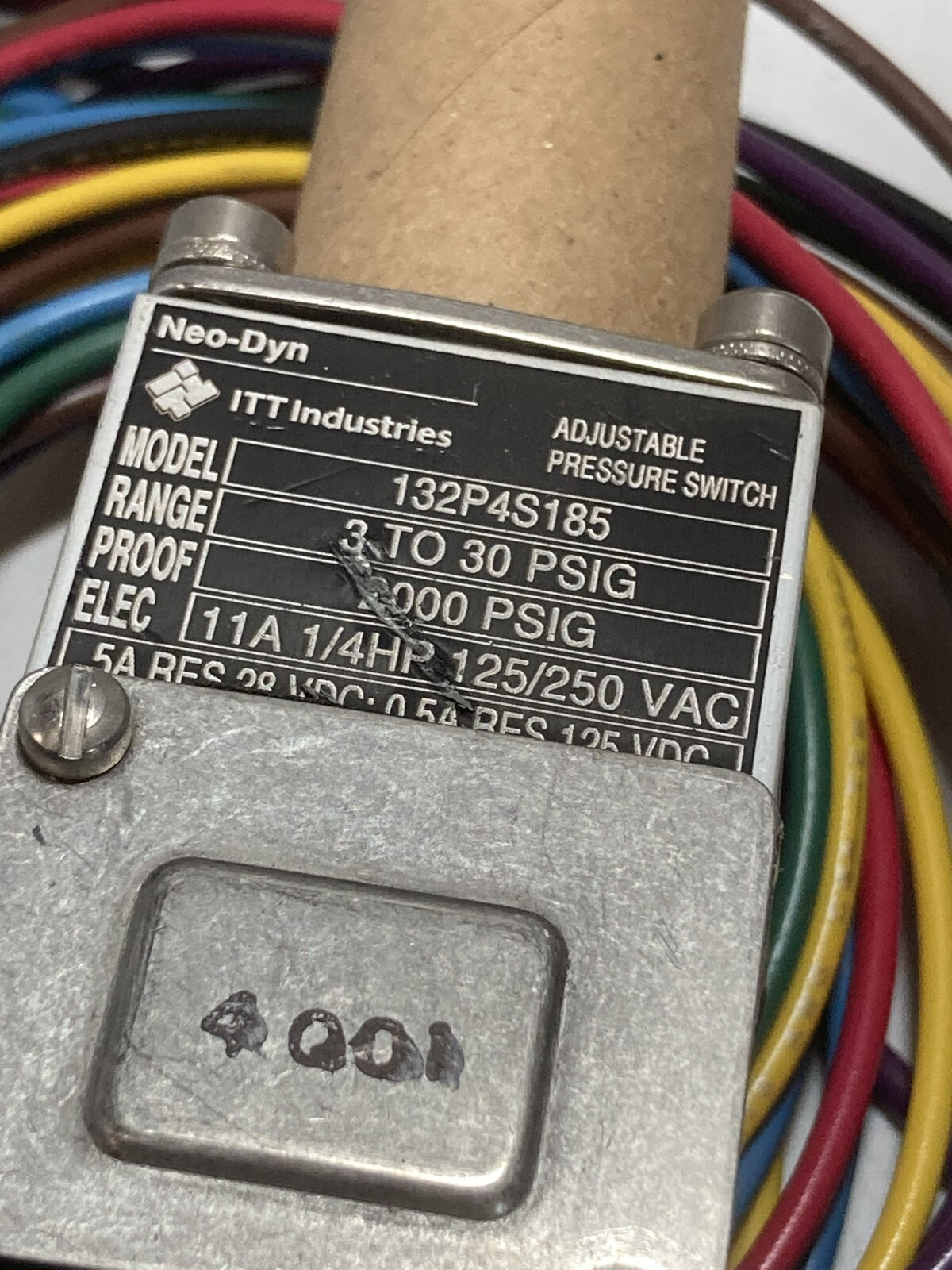 NEO-DYN 132P4S185 PRESSURE SWITCH ADJUSTABLE 3-30 PSIG 2000 PSIG PROOF NNB