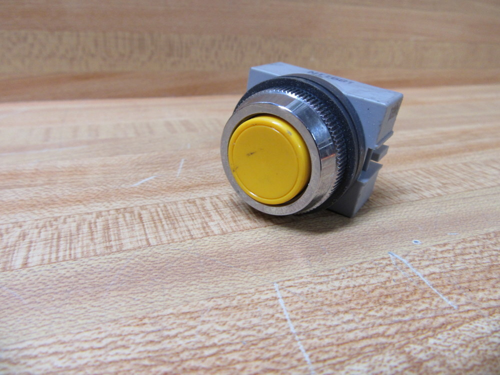 IDEC 41-10650 Izumi Push Button ABS Yellow