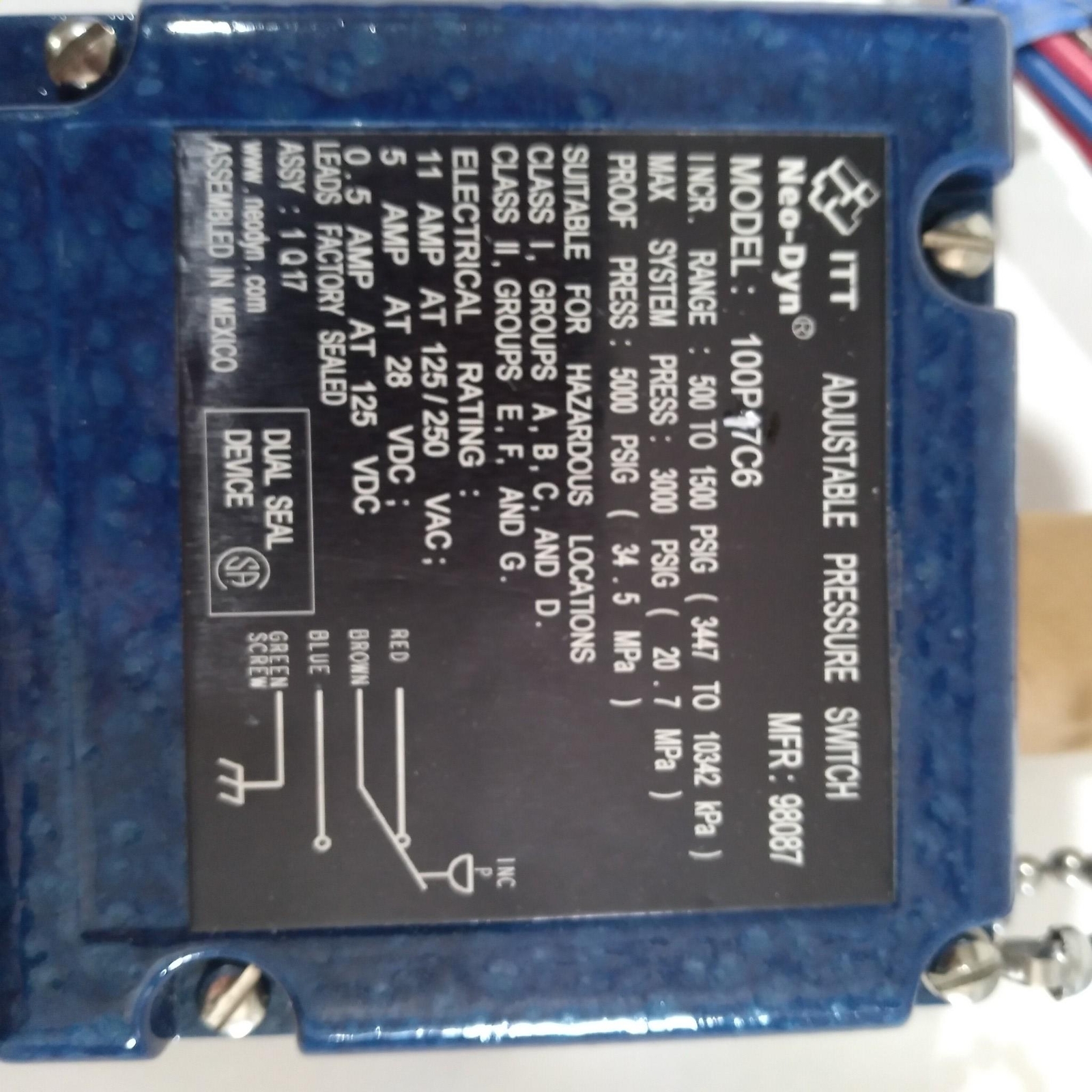 ITT NEO-DYN ADJUSTABLE PRESSURE SWITCH 100P17C6 3000PSIG 125/250VAC 125VDC