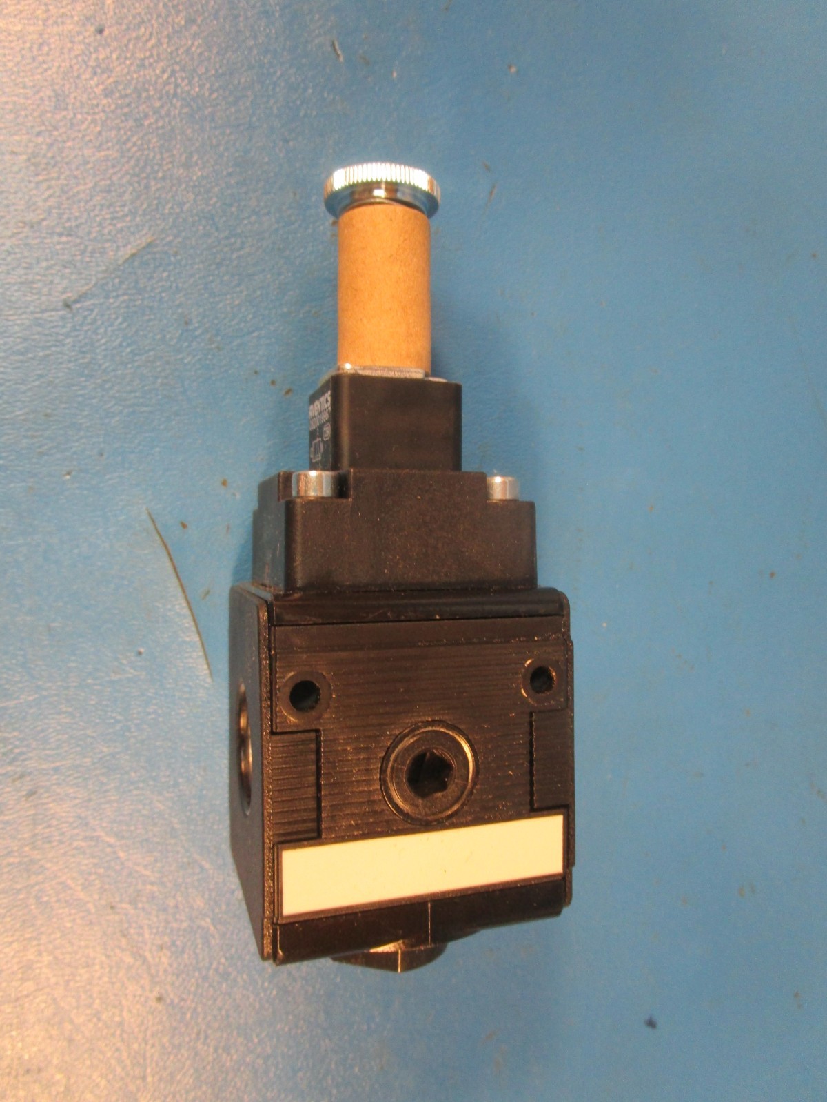 AVENTICS 0821300924, 3/2 Pneumatic Poppet Valve, Directional Valve