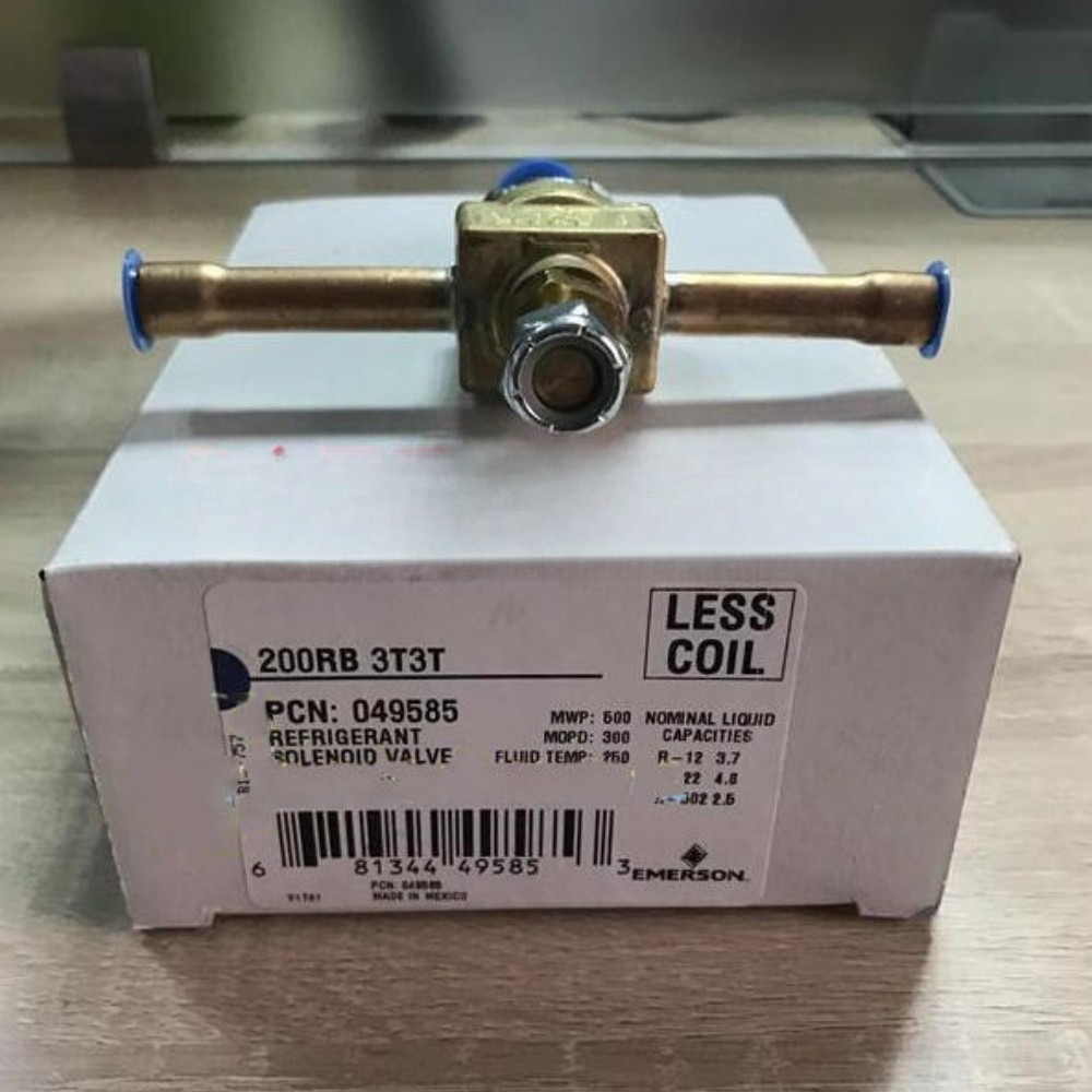 1PCS New for Emerson 200RB 3T3T Solenoid Valve 200RB3T3T Freight Free