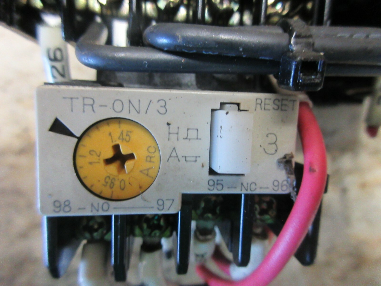 FUJI ELECTRIC CONTACTOR SC-05 [13] TR-ON/3 98-97 ROFIN SINAR BAASEL LASER