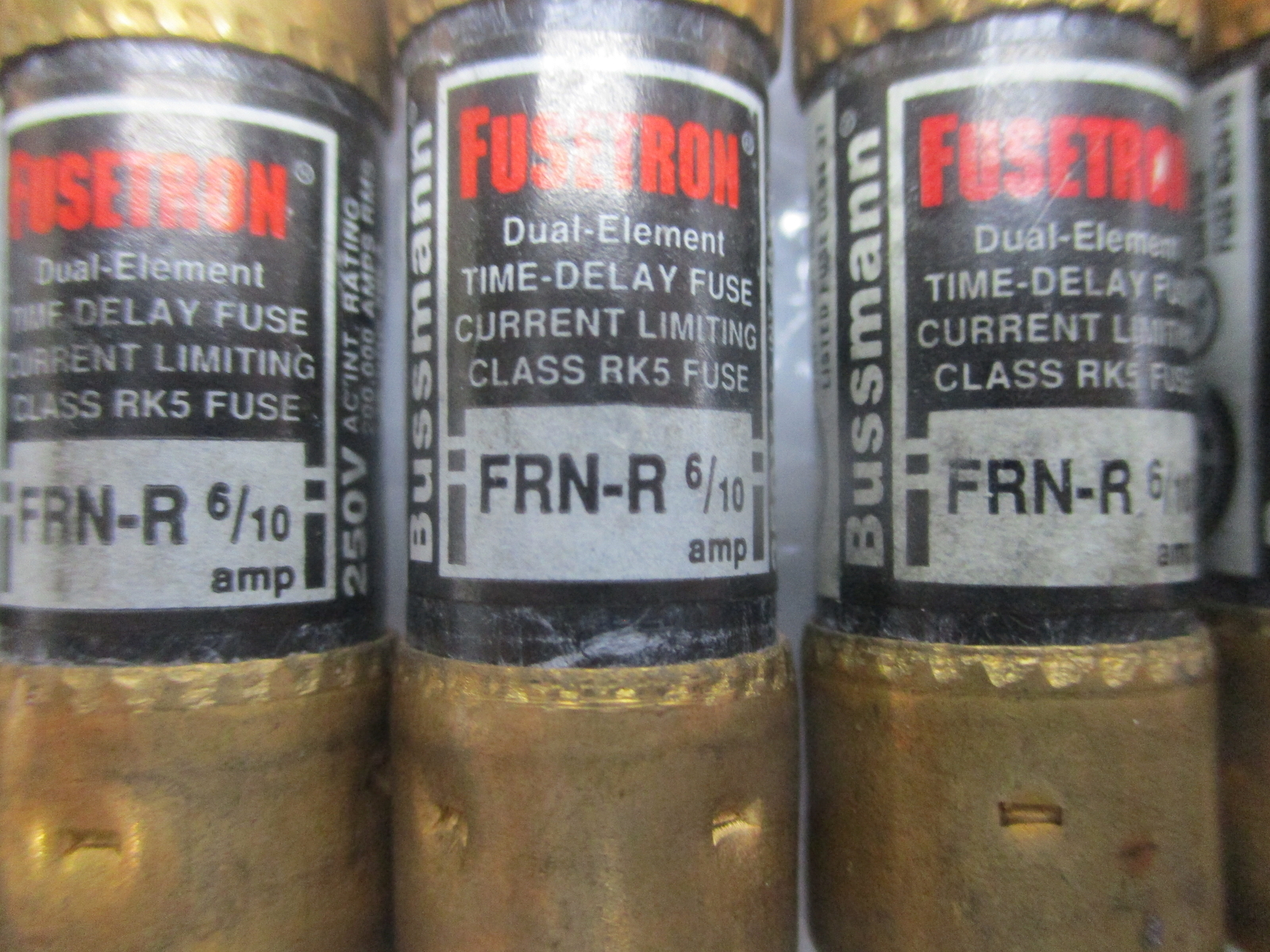 FUSETRON FRN-R-6/10 FUSE BLACK LOT OF 7 NSNP