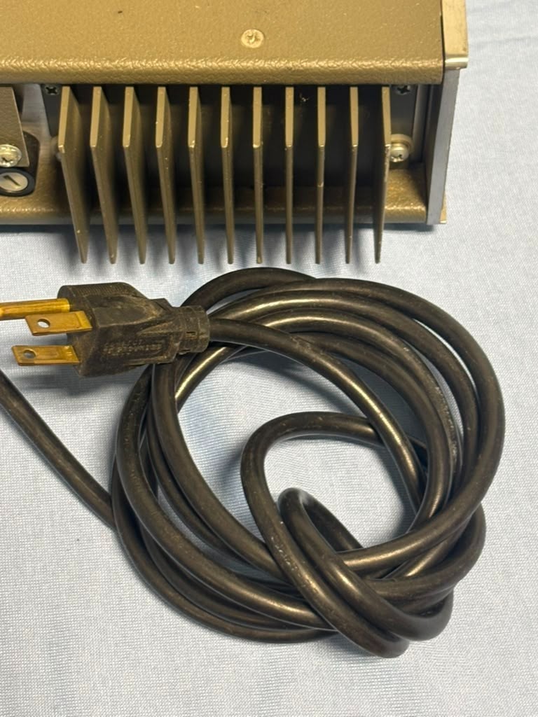 HP Hewlett Packard 0-100V 0-250 mA DC Current Source Model 6181C
