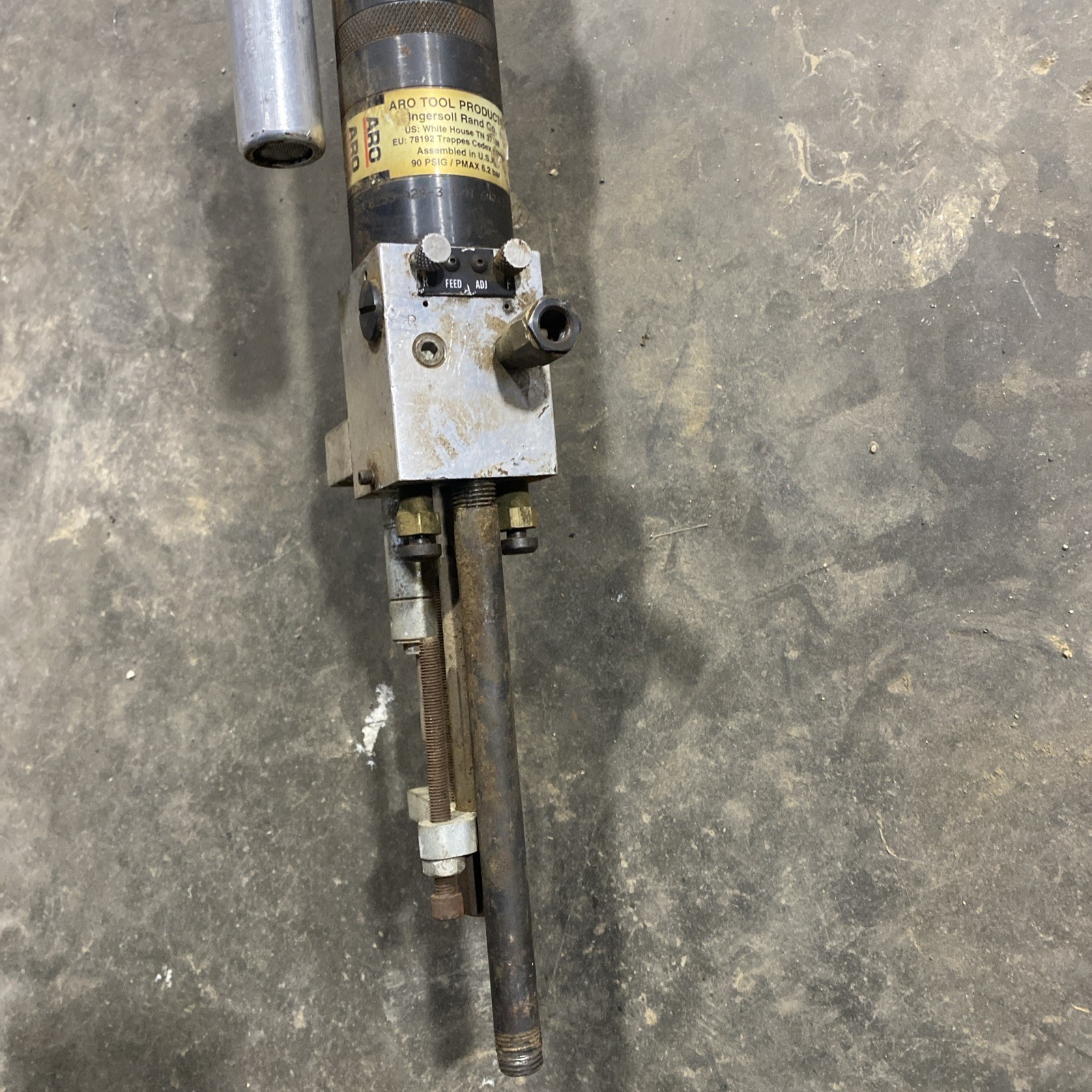 ARO 8255-A28-3 PNEUMATIC Drill With Two Head Spindle